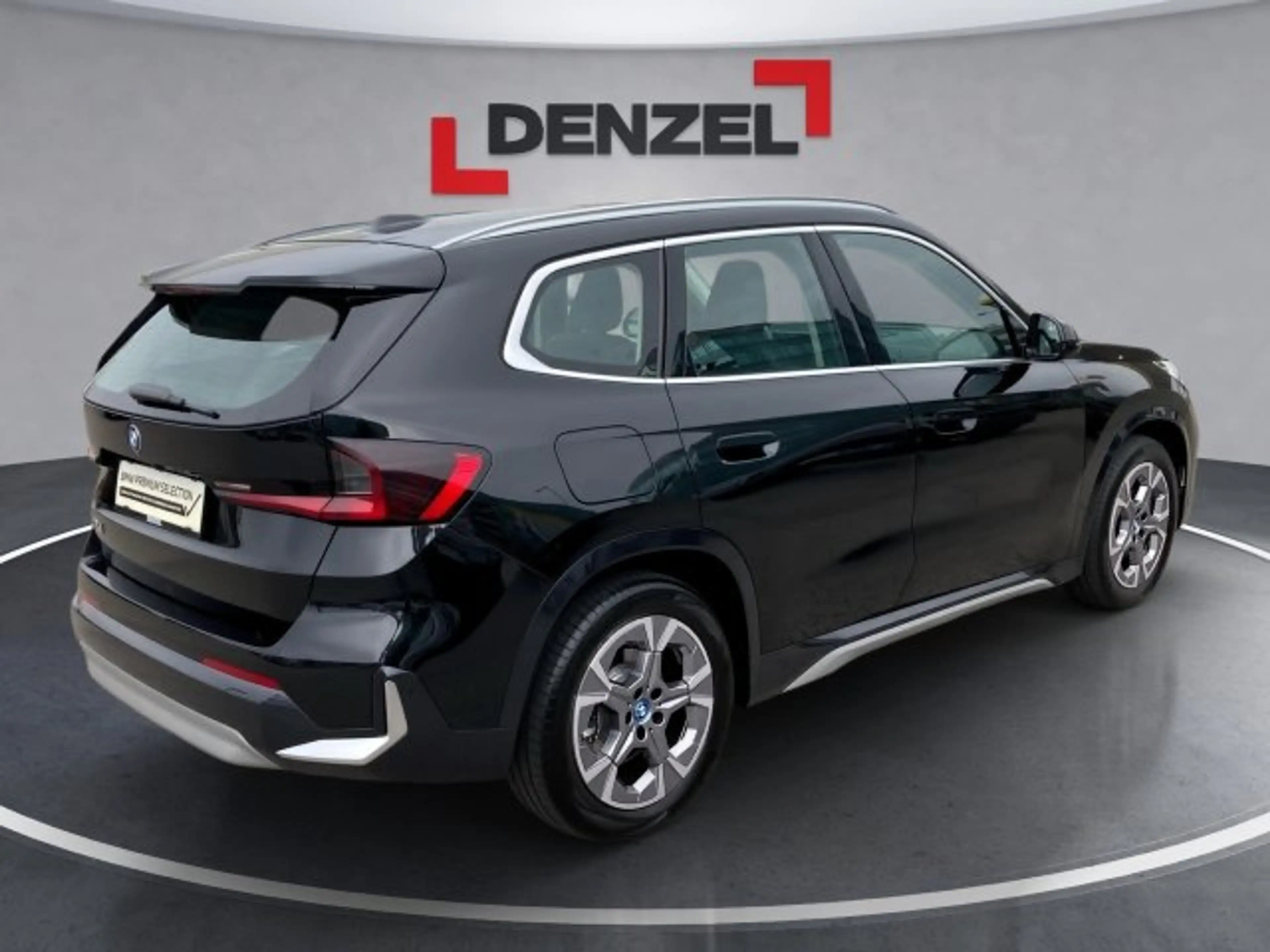 BMW iX1 xDrive30 64,7kWh — photo 4