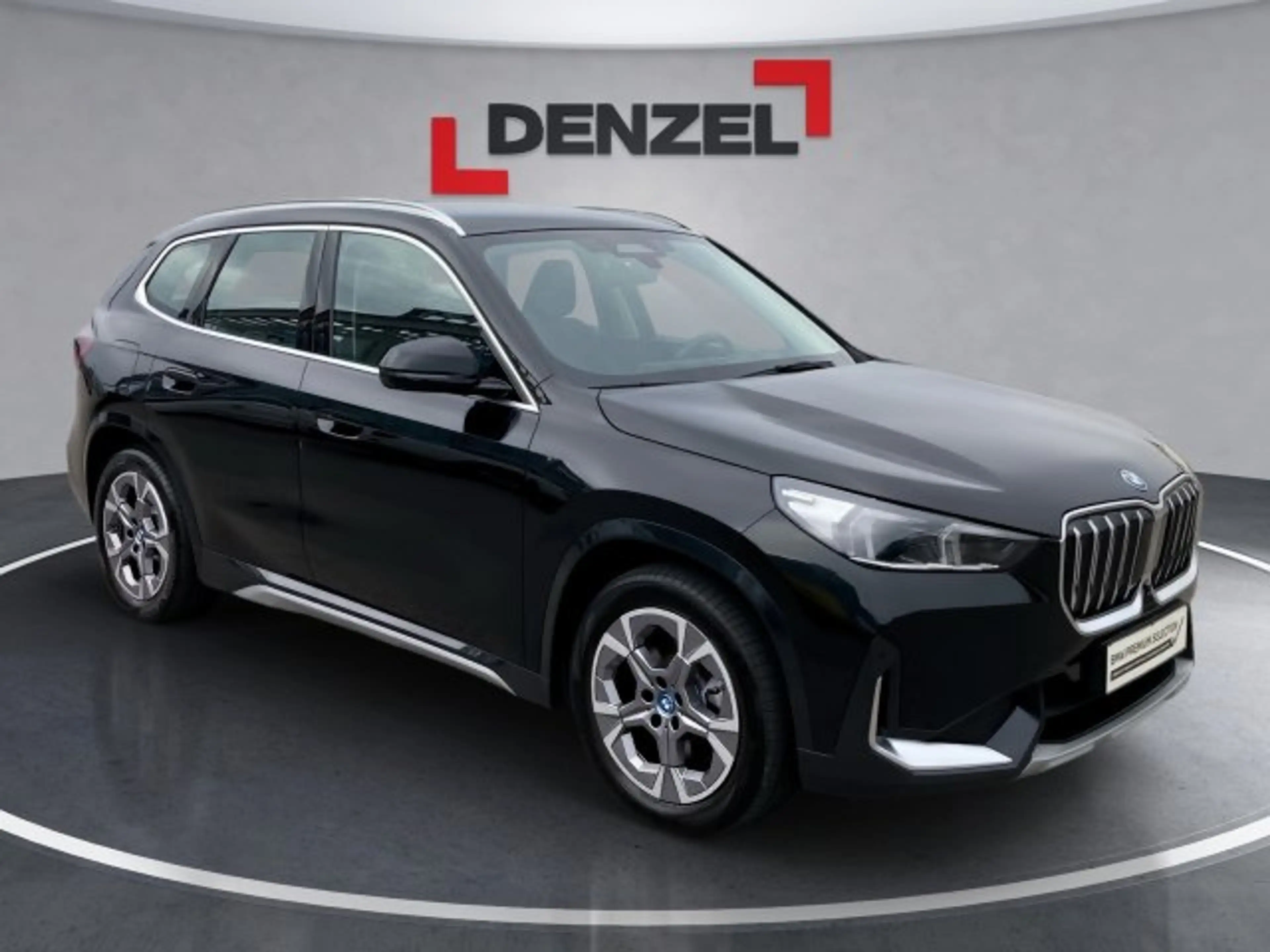 BMW iX1 xDrive30 64,7kWh — photo 6