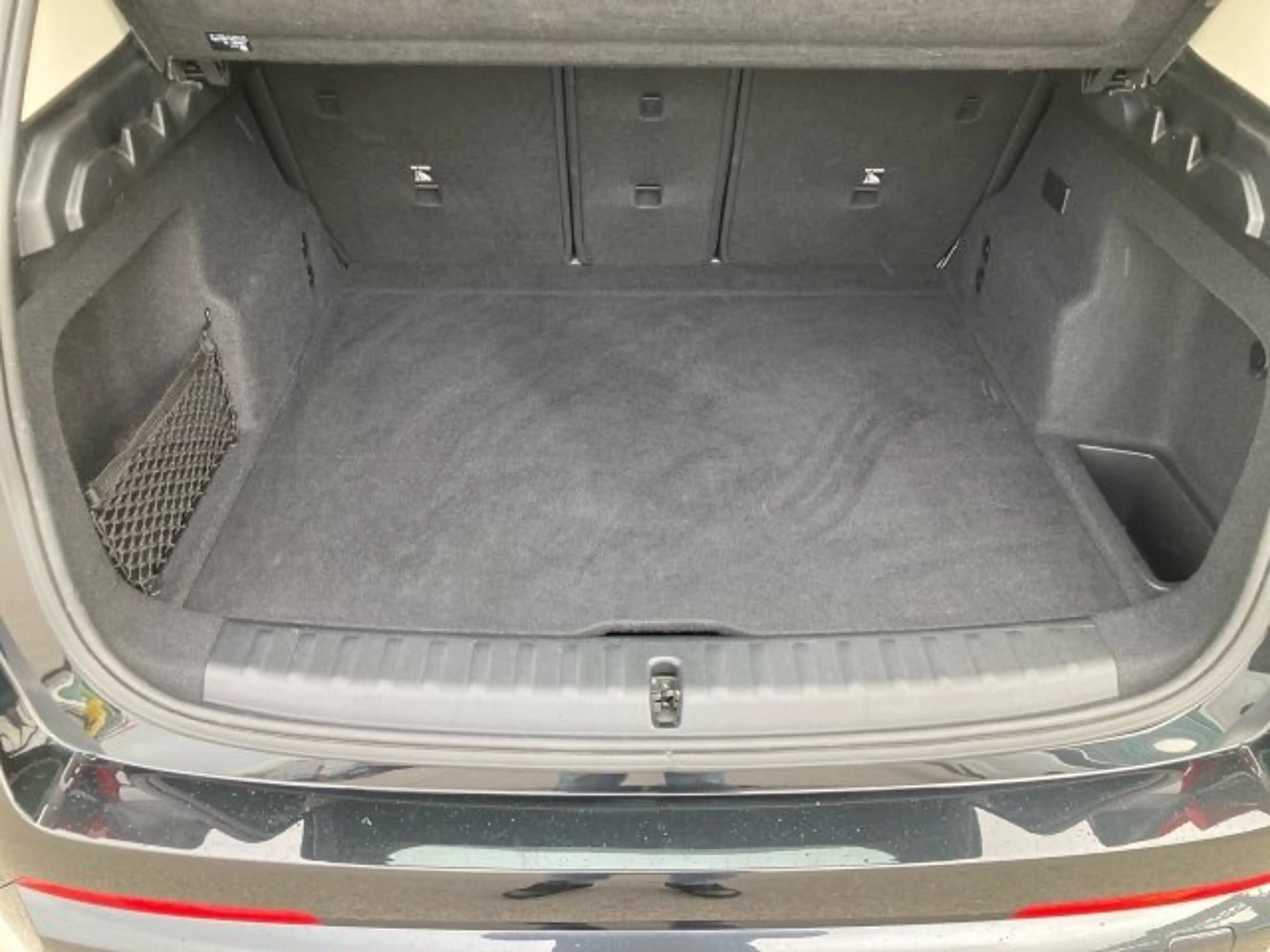BMW iX1 xDrive30 64,7kWh — photo 13
