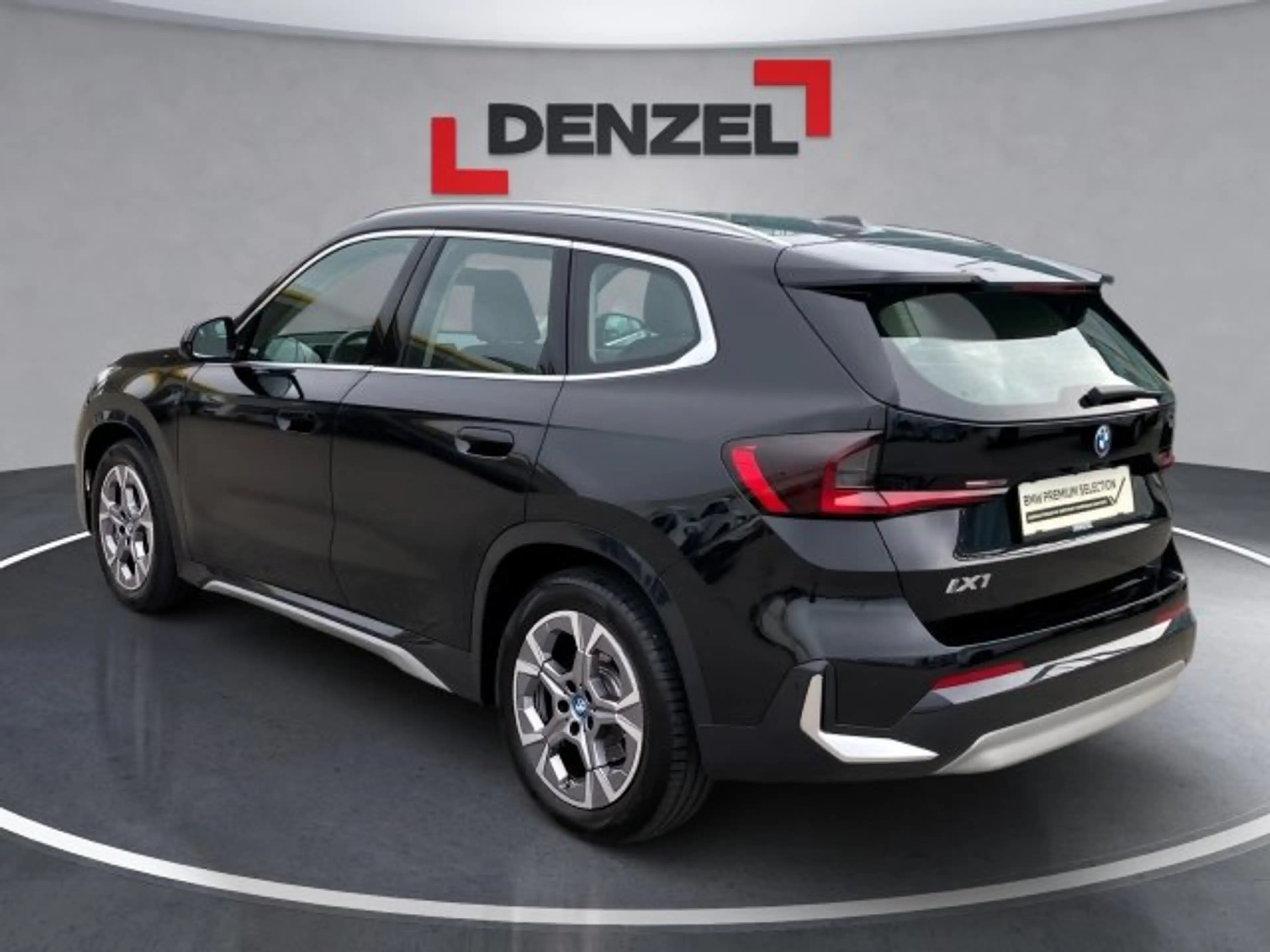 BMW iX1 xDrive30 64,7kWh — photo 3
