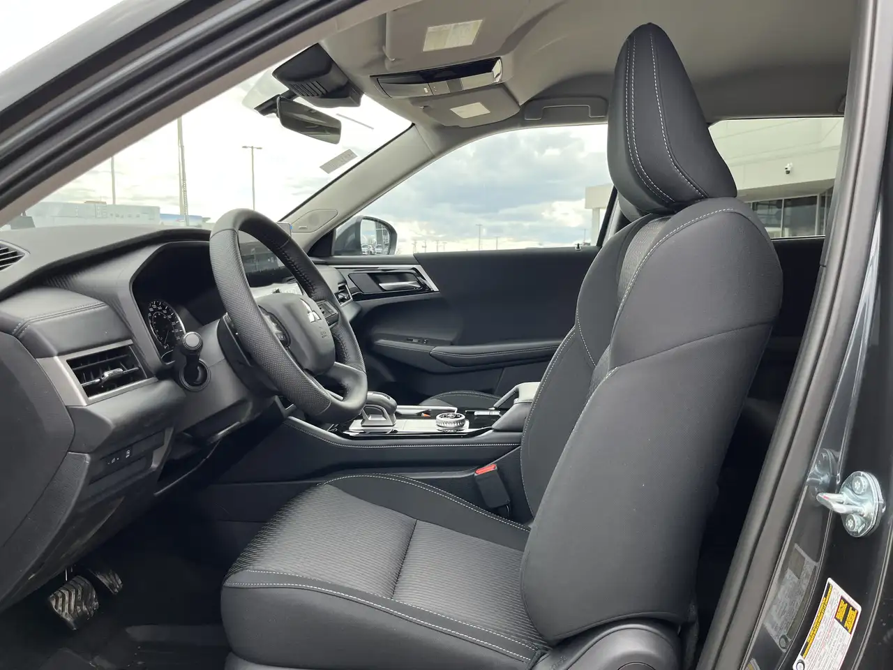 Mitsubishi Outlander photo Mitsubishi Outlander