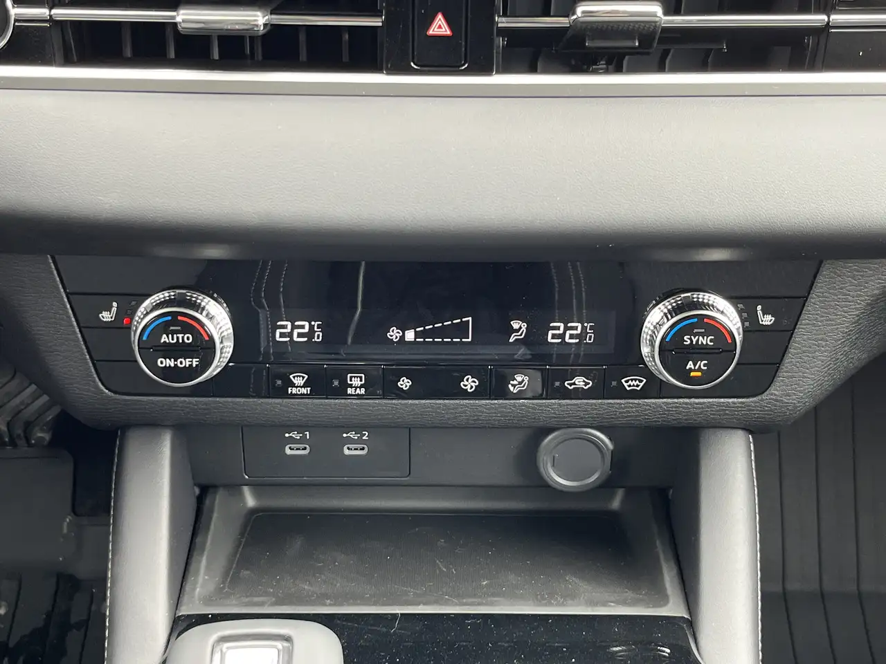Mitsubishi Outlander photo Mitsubishi Outlander