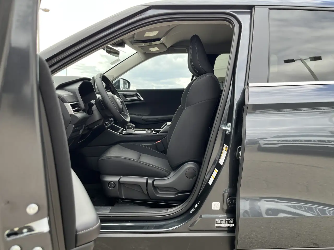 Mitsubishi Outlander photo Mitsubishi Outlander