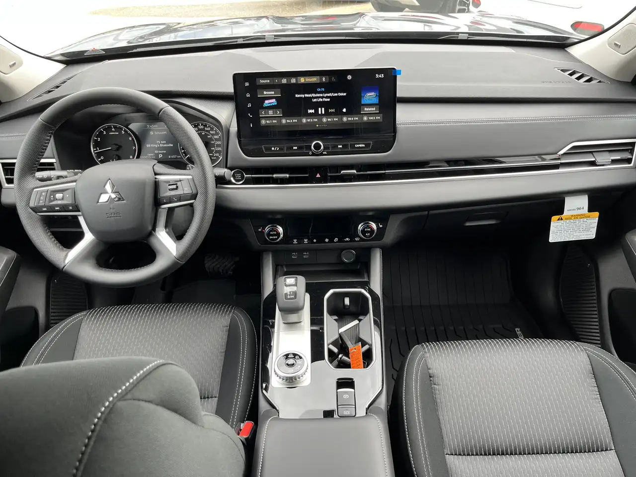 Mitsubishi Outlander photo Mitsubishi Outlander