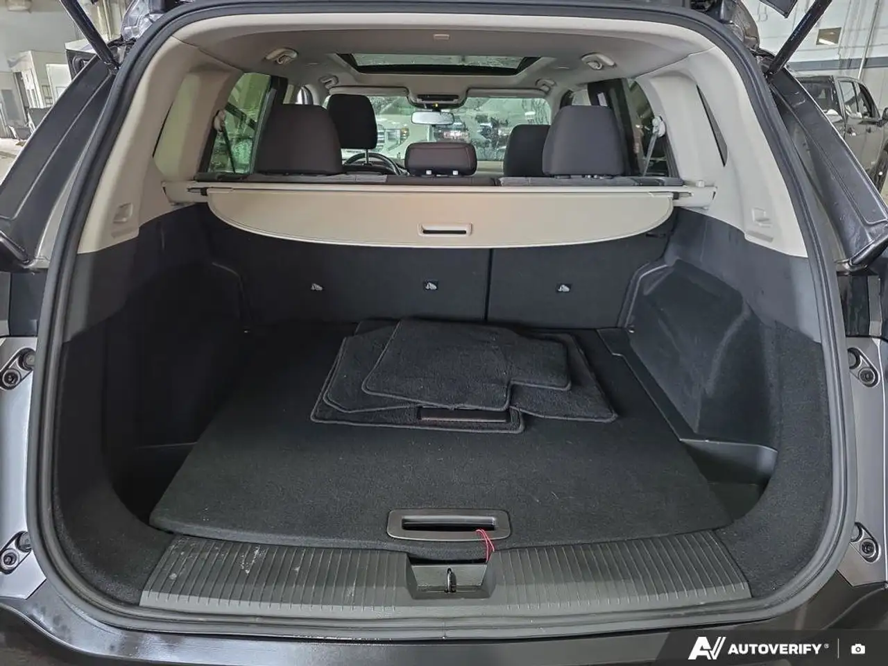 Nissan Rogue снимка Nissan Rogue