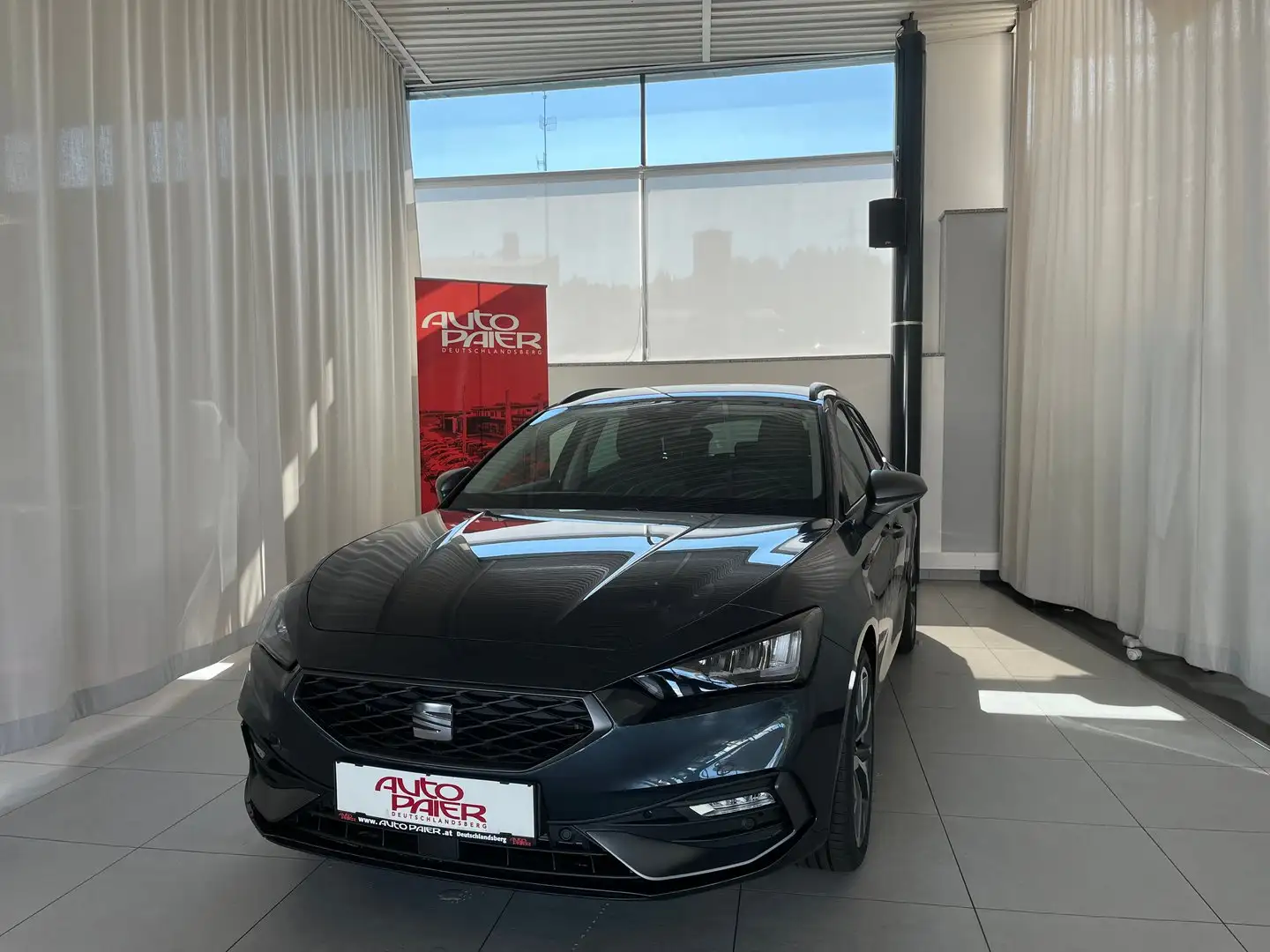 SEAT Leon FR 1.5 eTSI DSG 150 PS ACT Grau - 2