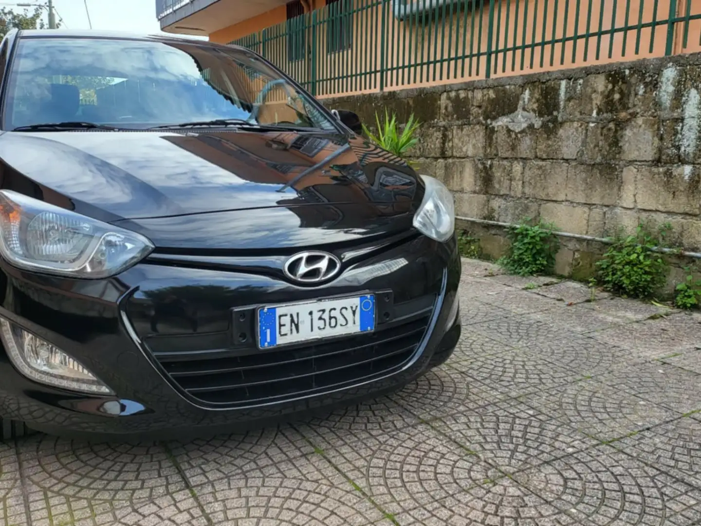 Hyundai i20 5p 1.1 crdi Sound Edition Nero - 1