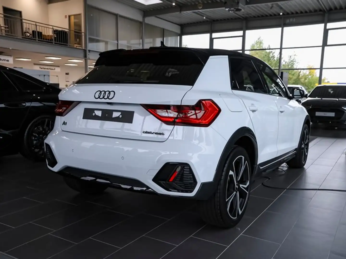 Audi A1 allstreet 35 TFSI UPE 45.650,00 S line Int. ACC... Weiß - 2
