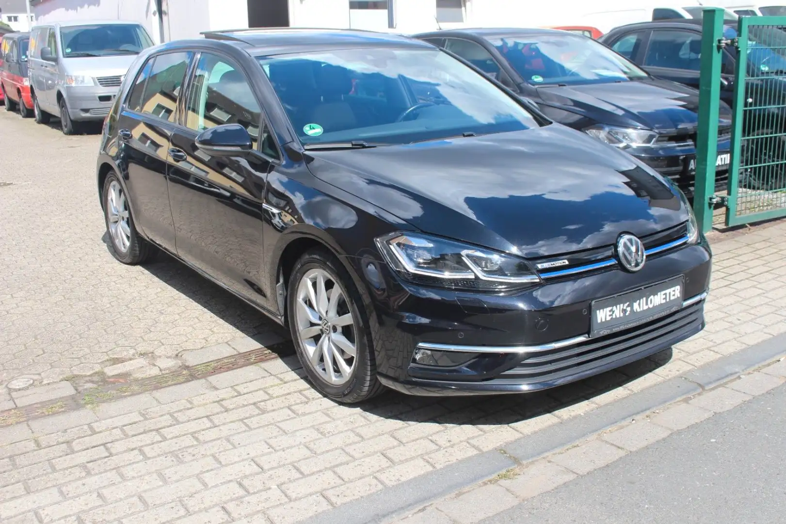 Volkswagen Golf VII Lim. Highline BlueM./Pano/LED/Spur.As. Schwarz - 2