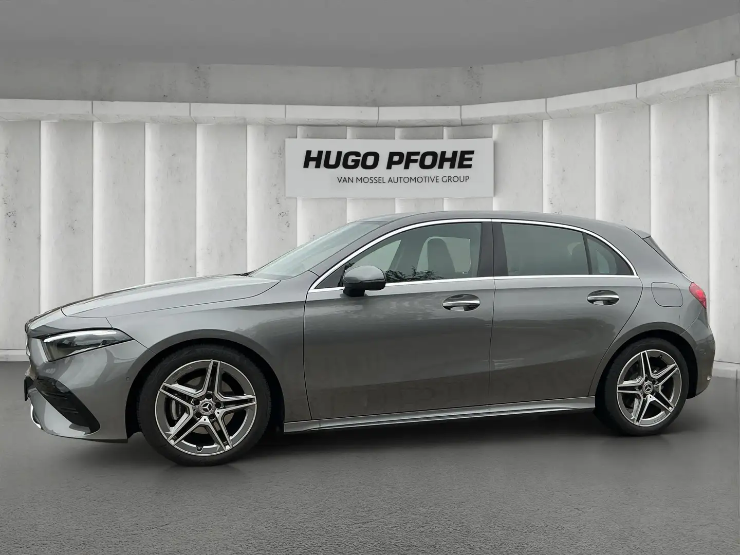 Mercedes-Benz A 200 AMG Line Gris - 2