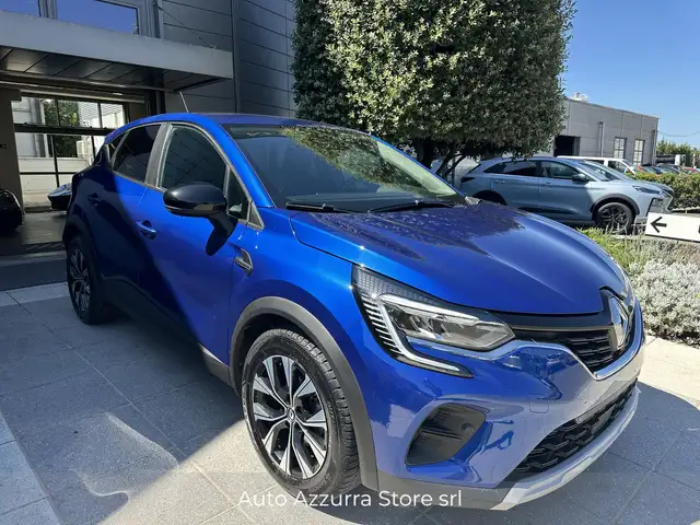 Renault Captur view 3