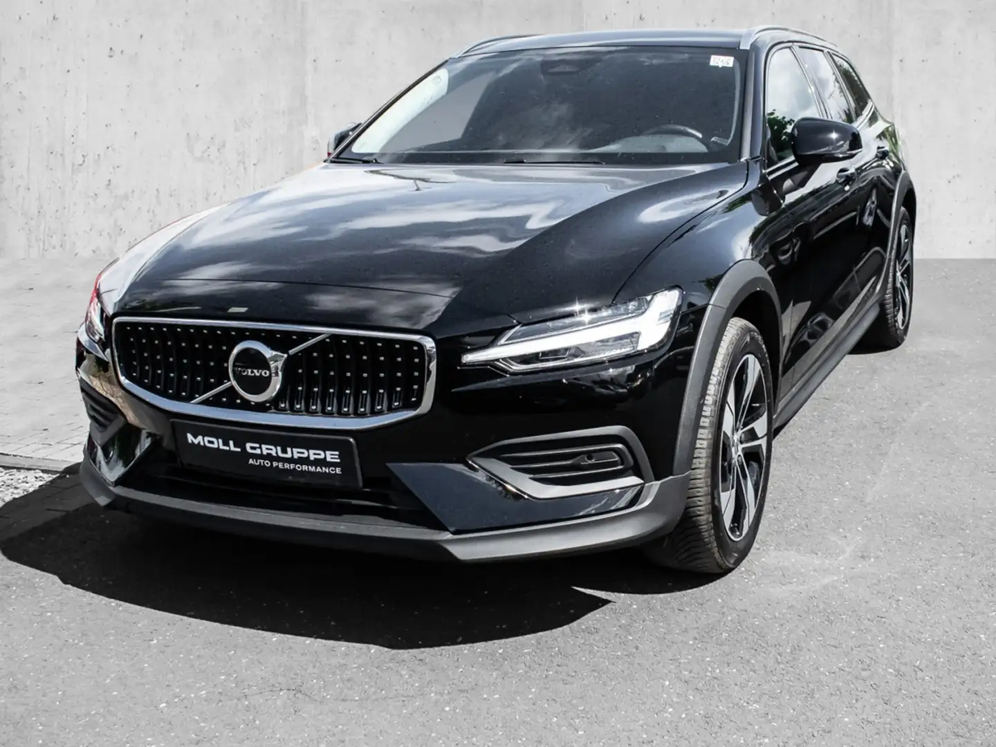 Volvo V60 Cross Country B4 (Diesel) AWD Plus LED Schwarz - 2