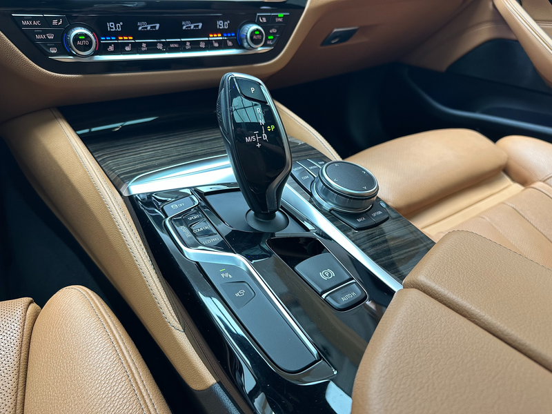 BMW 530 xDrive - M-Sport - HeadUp - 360 - 8Fach - &Mehr — photo 32