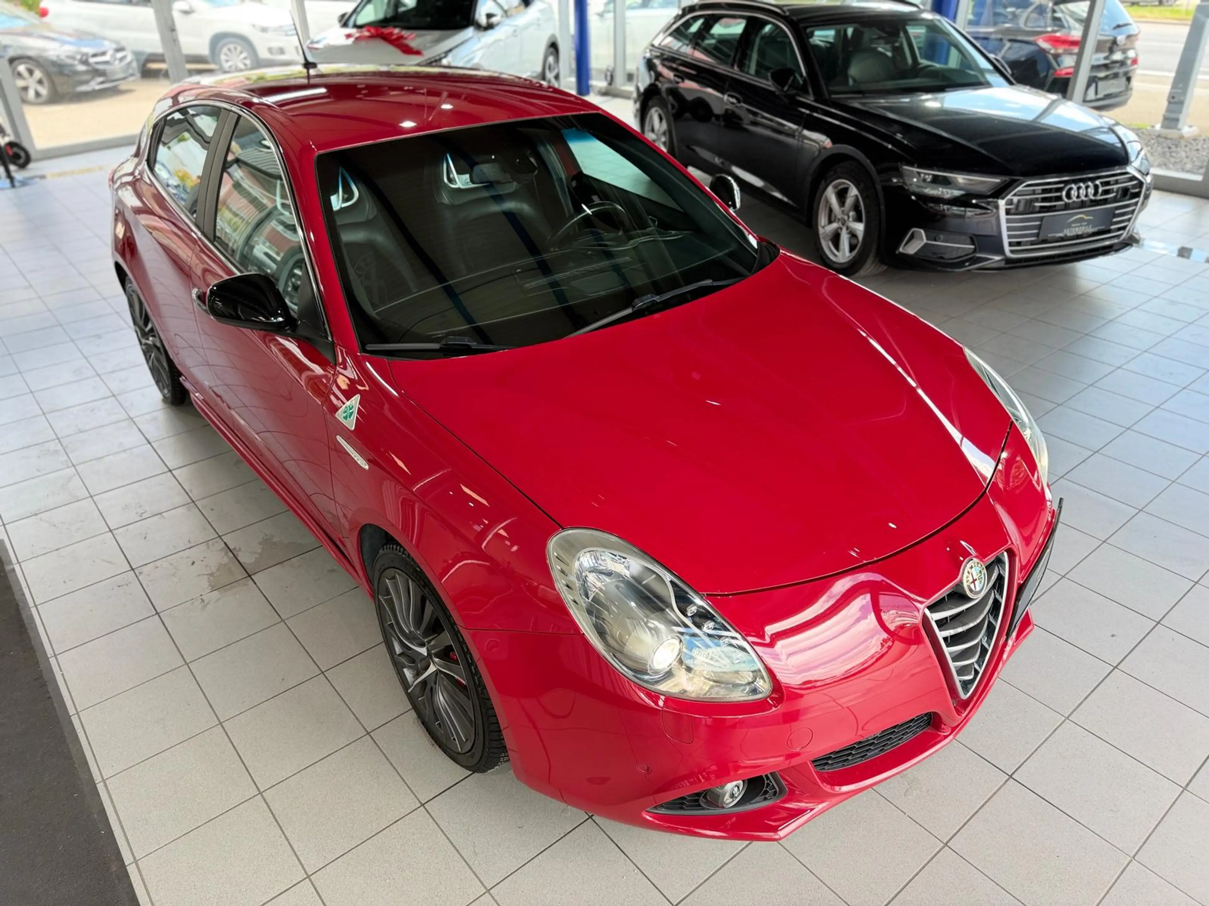 Alfa Romeo Giulietta Quadrifoglio Verde 1.8 Turbo Automatik — photo 25