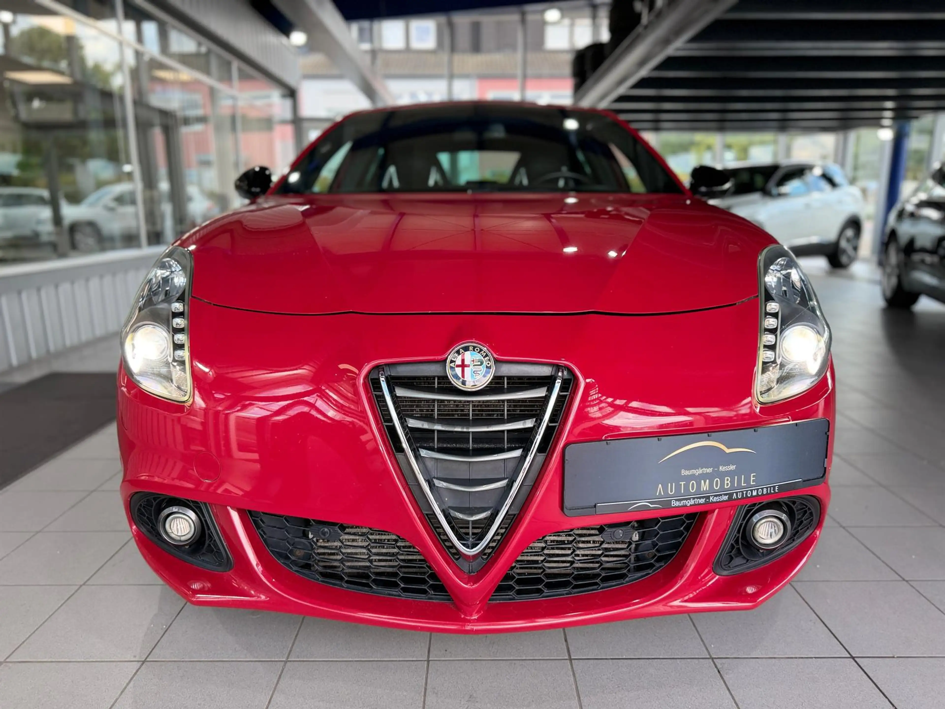 Alfa Romeo Giulietta Quadrifoglio Verde 1.8 Turbo Automatik — photo 4