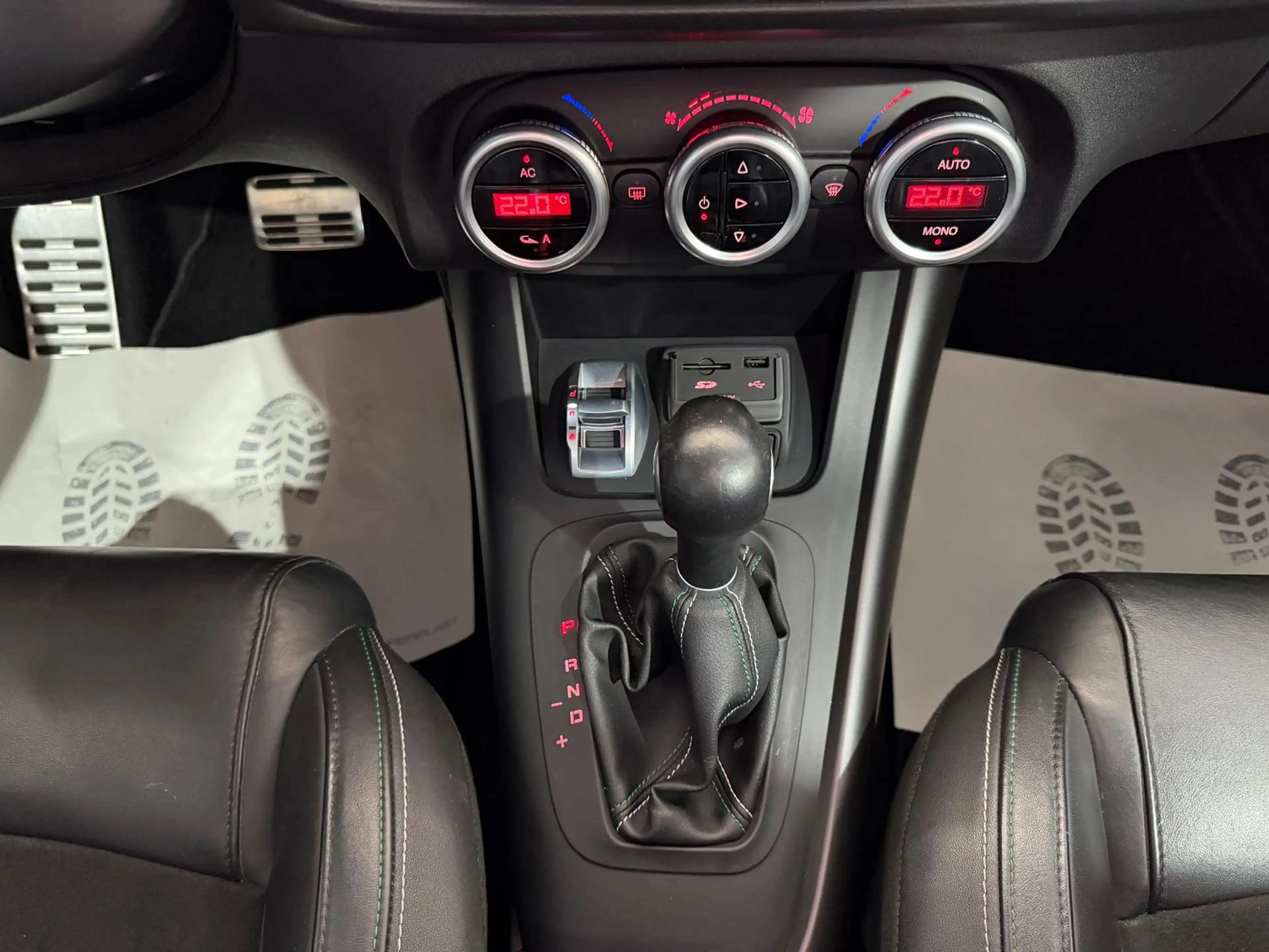 Alfa Romeo Giulietta Quadrifoglio Verde 1.8 Turbo Automatik — photo 21
