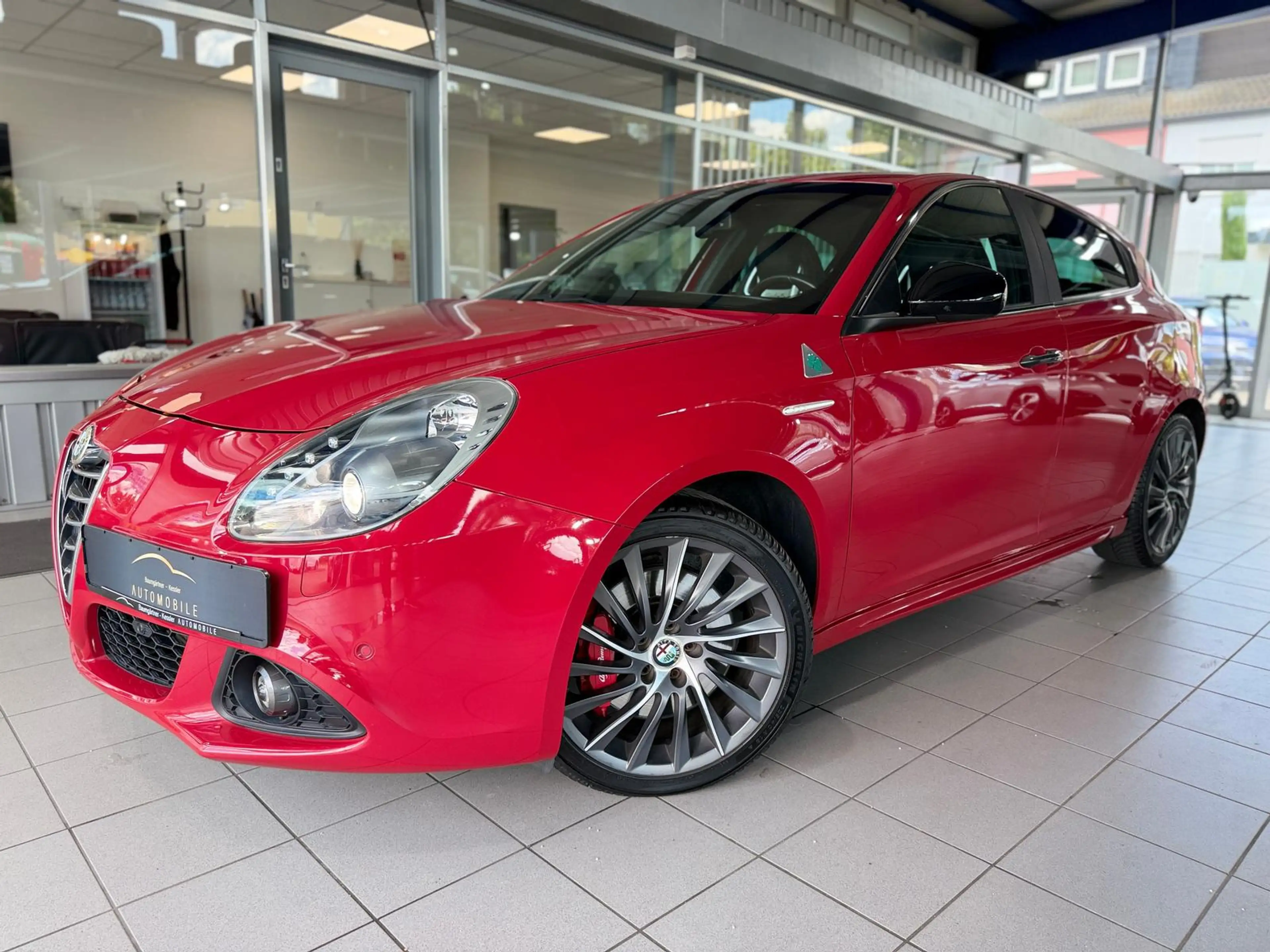 Alfa Romeo Giulietta Quadrifoglio Verde 1.8 Turbo Automatik — photo 2