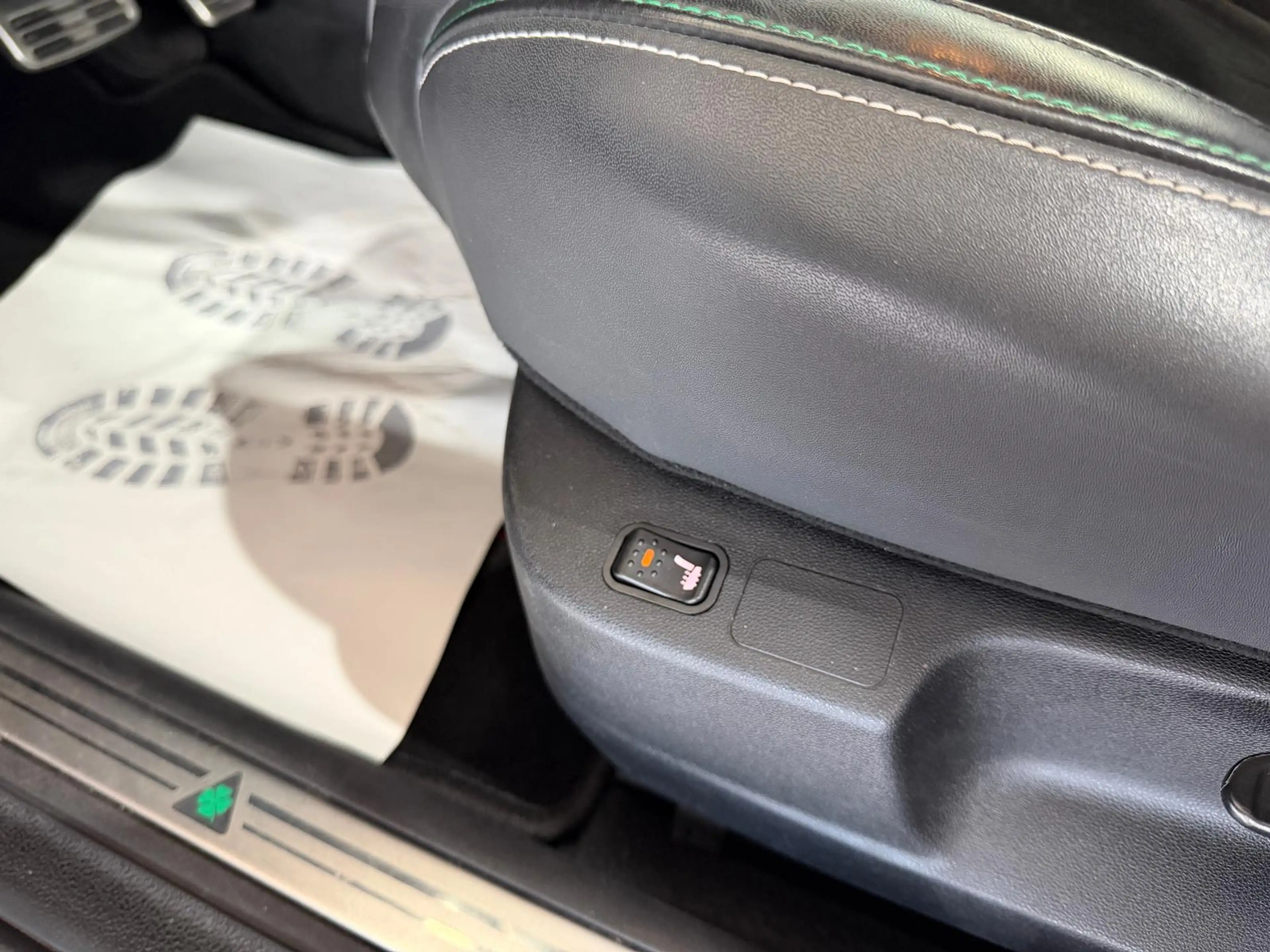 Alfa Romeo Giulietta Quadrifoglio Verde 1.8 Turbo Automatik — photo 14