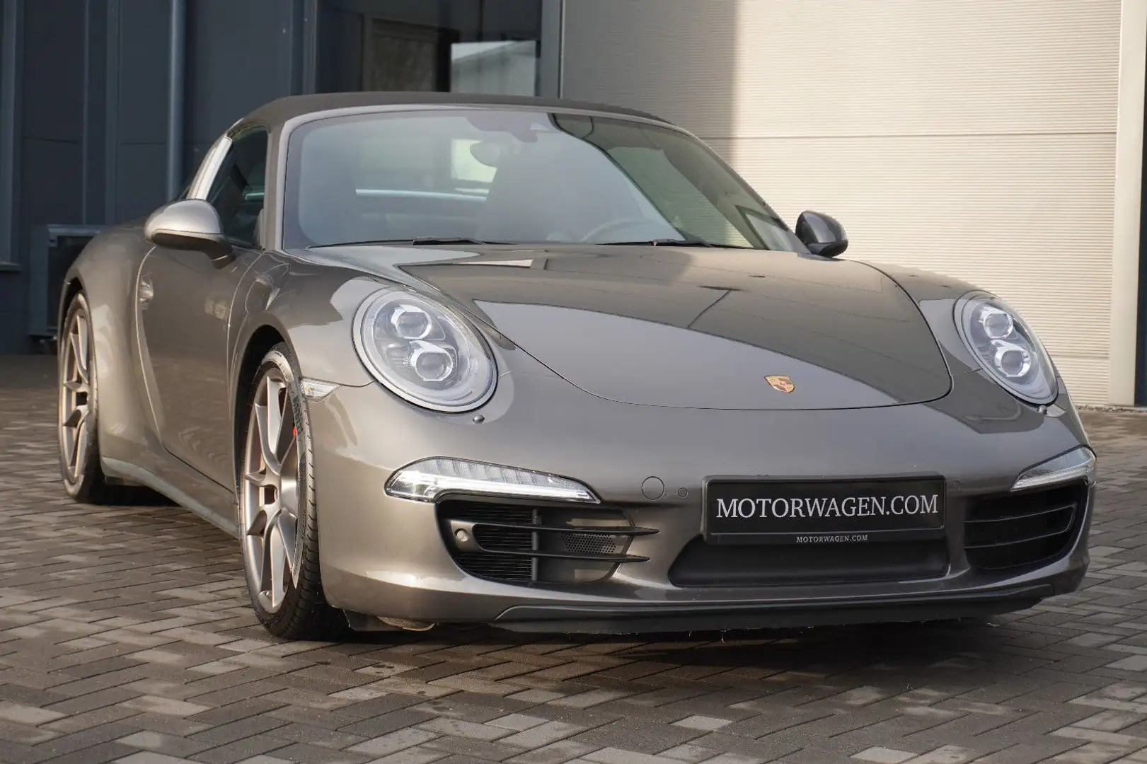 Porsche 991 Targa 4 S Grau - 1