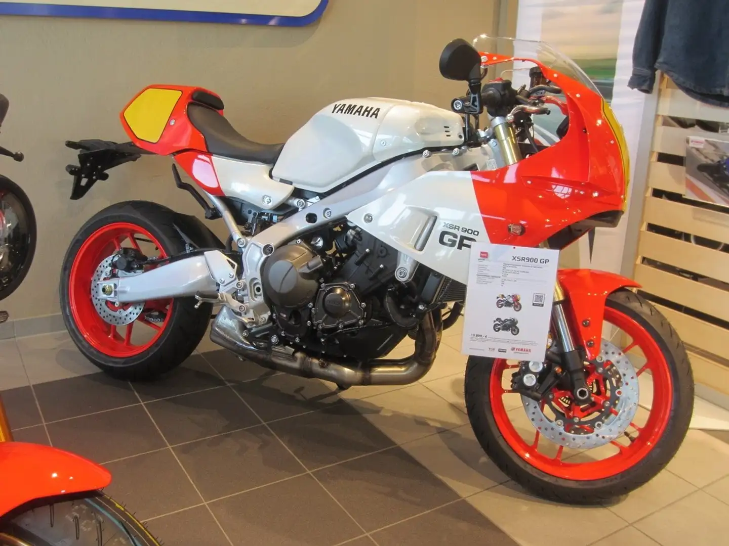 Yamaha XSR 900 Modell 2024 Weiß - 1