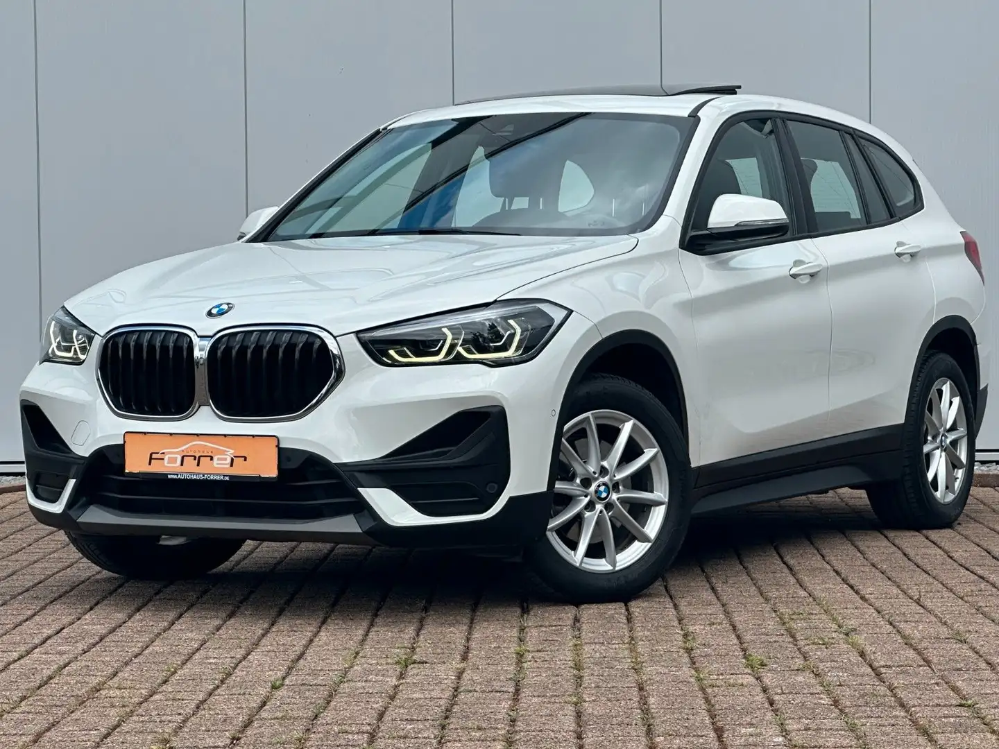 BMW X1 "sDrive" 18 d "Advantage" LED NAVI CAM PDC Blanc - 1