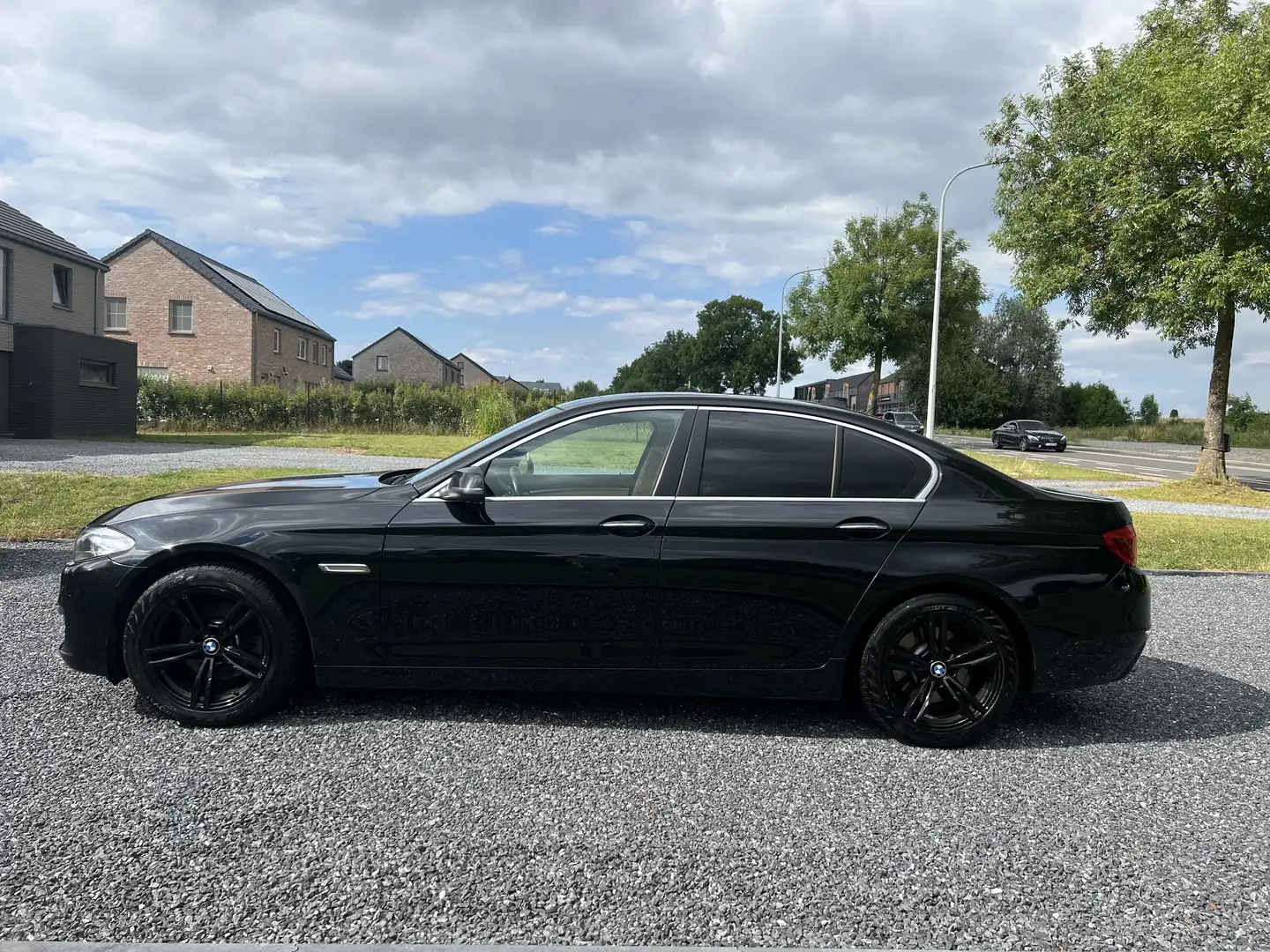 BMW 518 BMW 518d pack sport full black toit ouvrant - 1