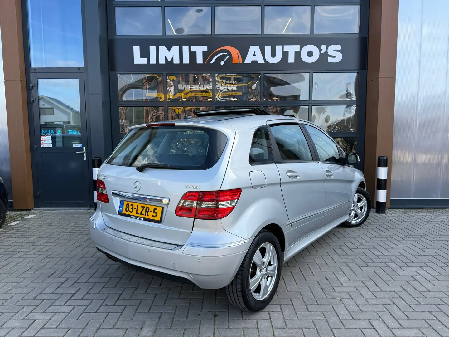 Mercedes-Benz B 200 Turbo Aut/Schuifdak/Airco/Cruise/Pdc.v+a/Nap/Apk Grau - 2