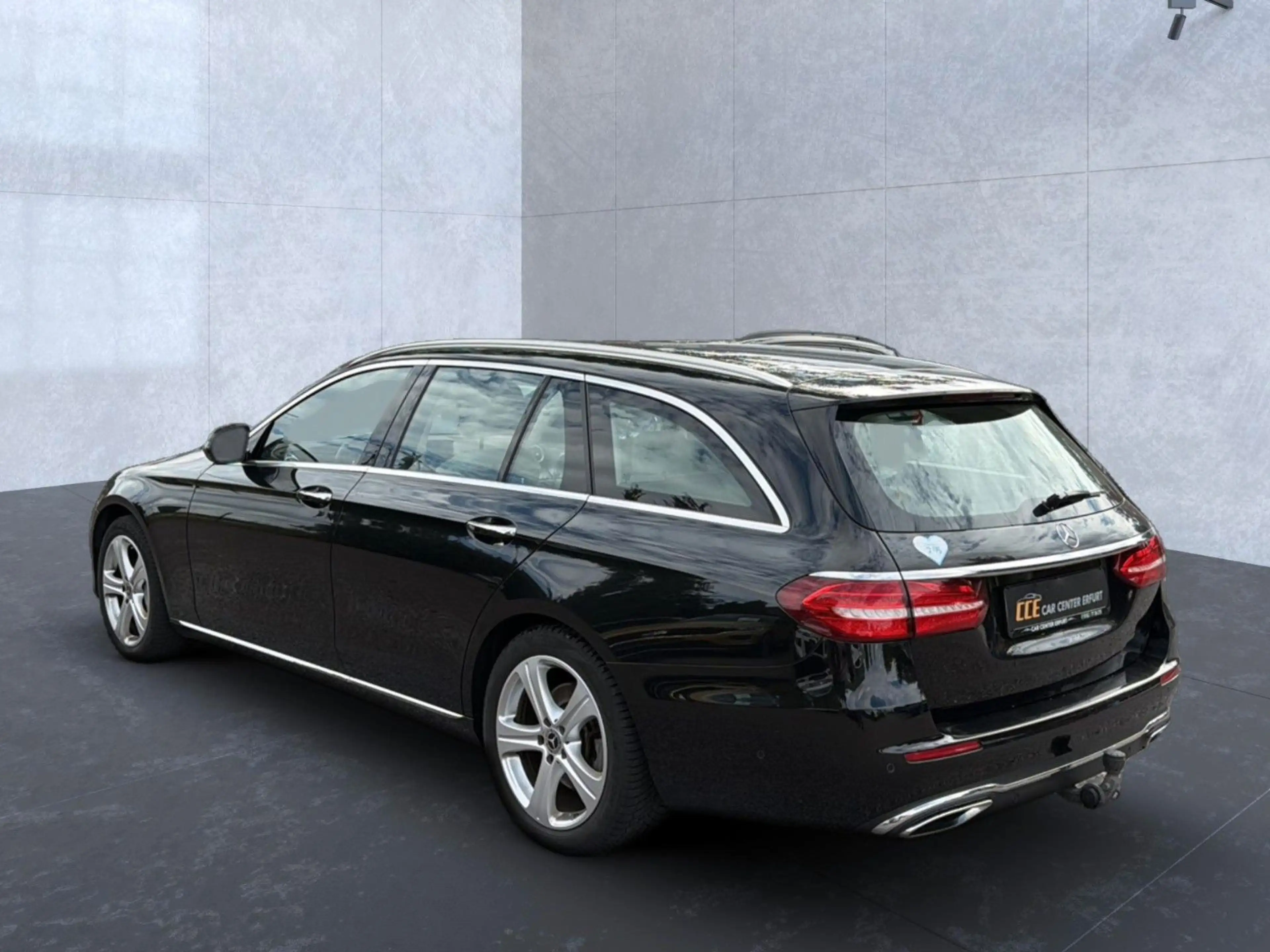 Mercedes-Benz E 350 d 4Matic*LED*AHK*PANO*ACC*StHz*HUD*RFK — photo 5