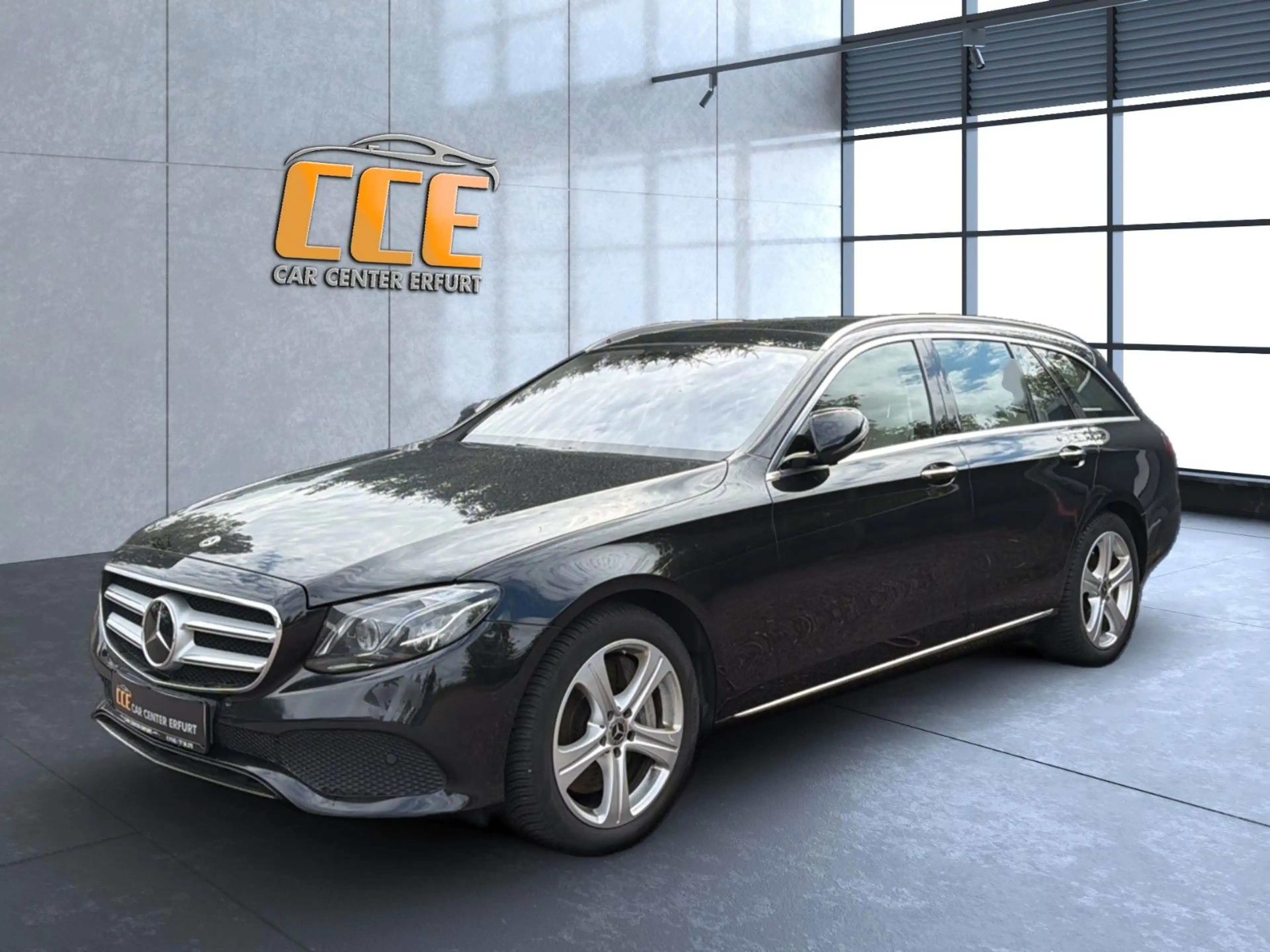 Mercedes-Benz E 350 d 4Matic*LED*AHK*PANO*ACC*StHz*HUD*RFK