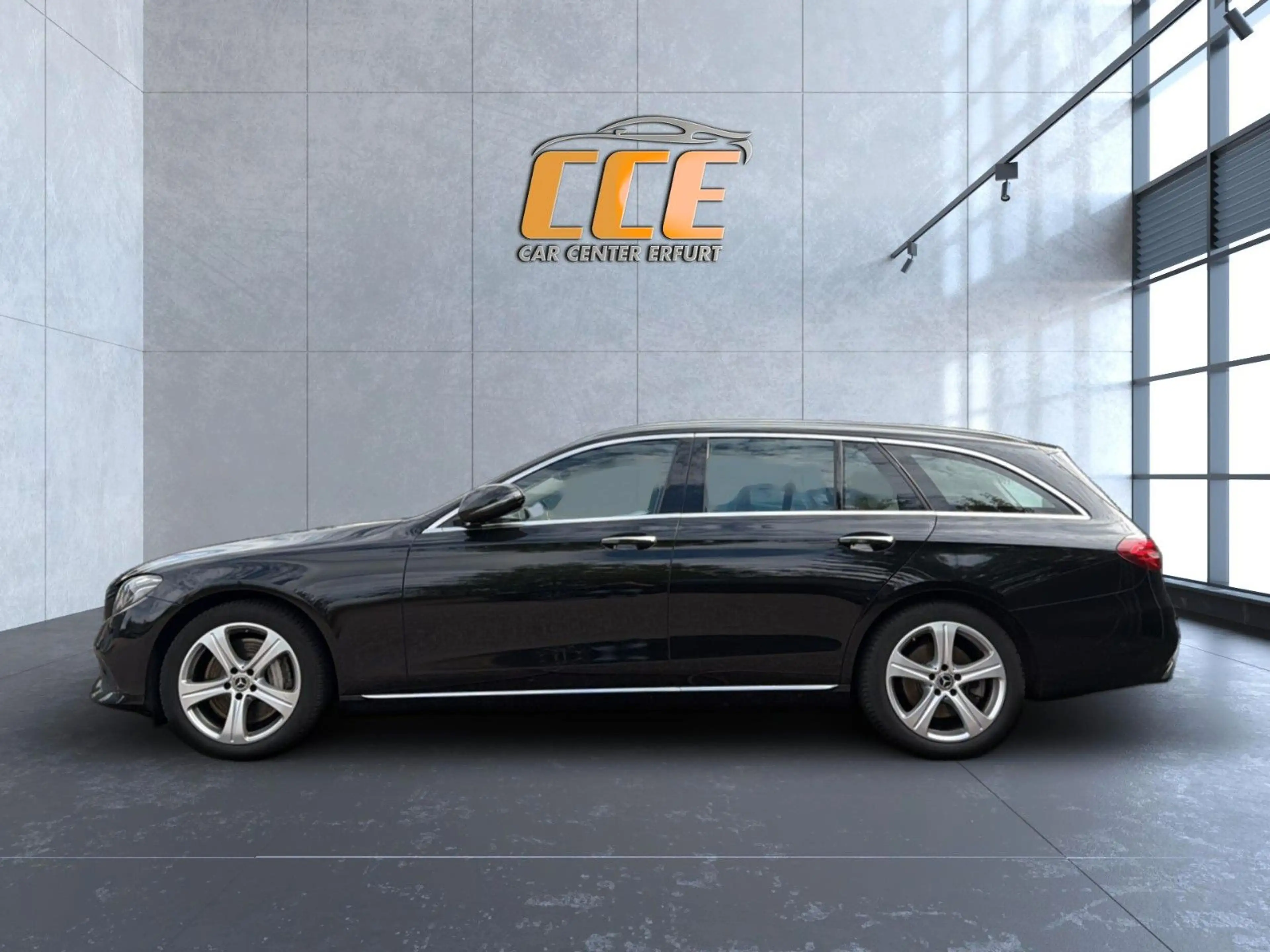Mercedes-Benz E 350 d 4Matic*LED*AHK*PANO*ACC*StHz*HUD*RFK — photo 4