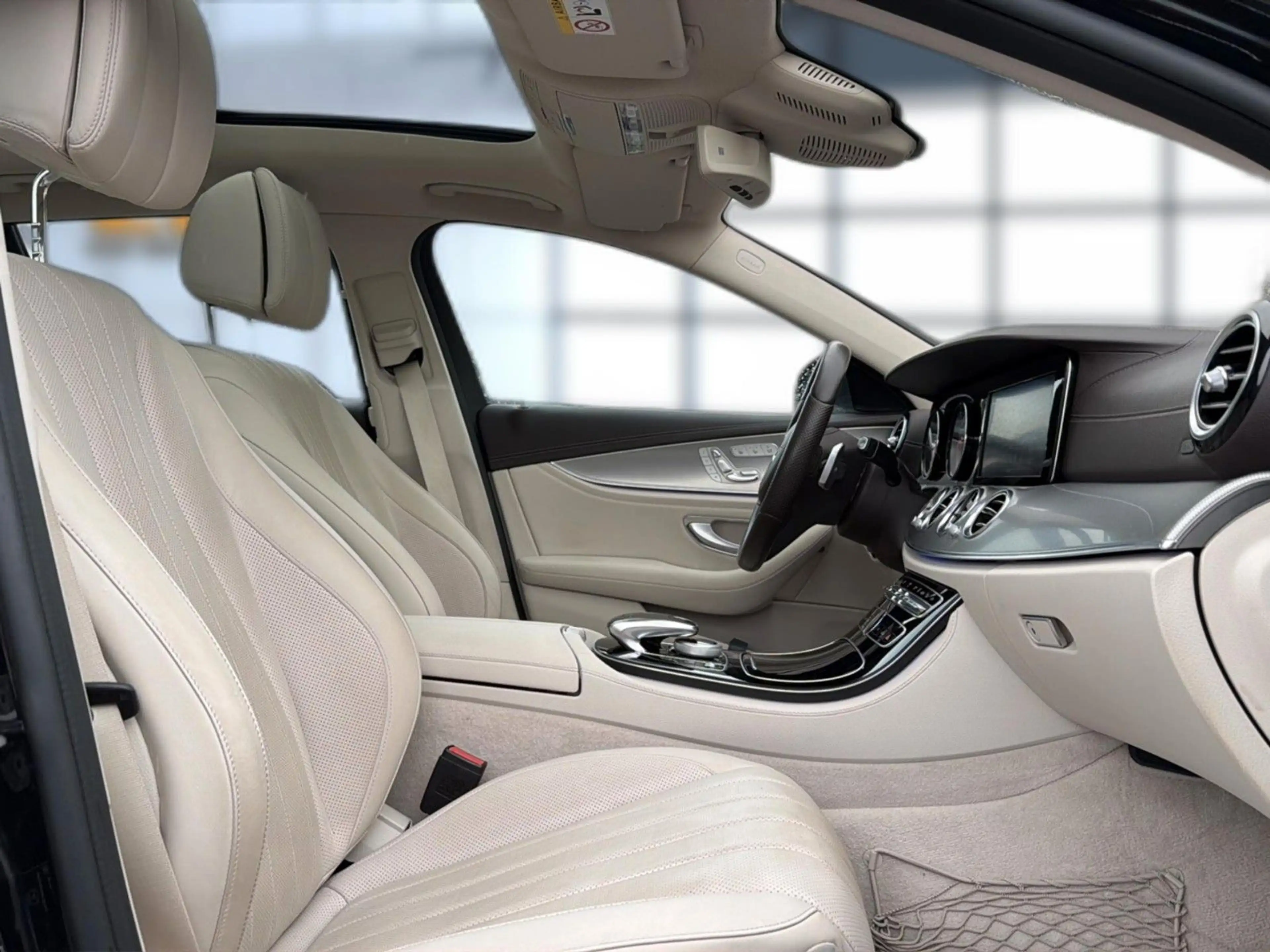 Mercedes-Benz E 350 d 4Matic*LED*AHK*PANO*ACC*StHz*HUD*RFK — photo 13