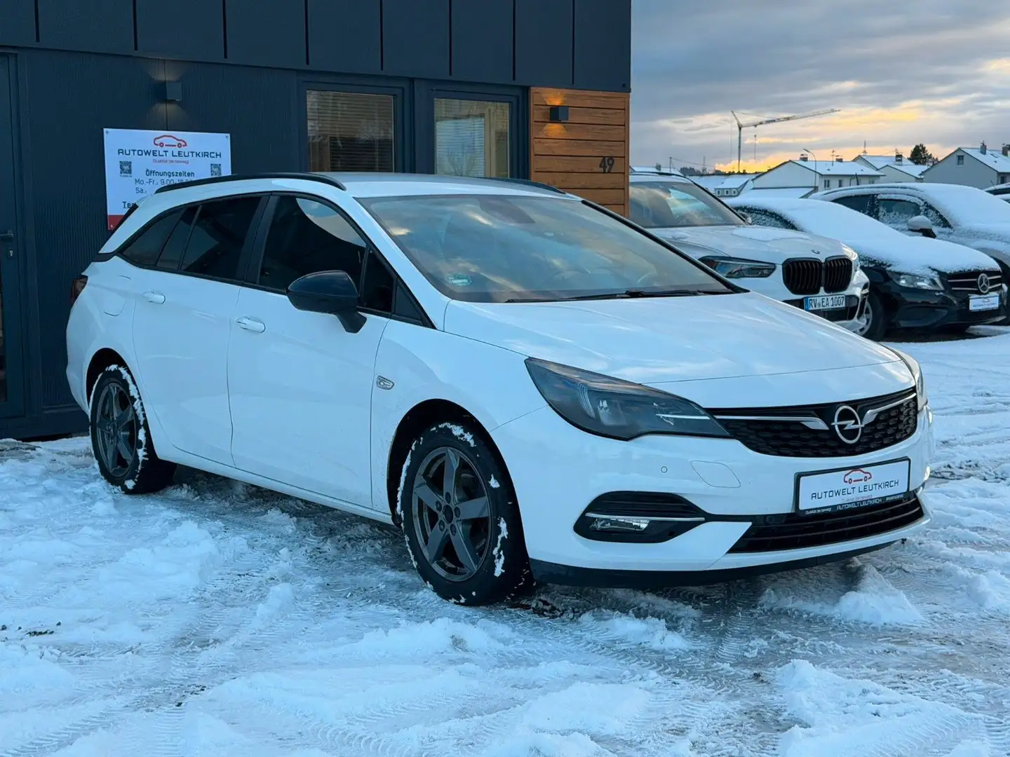 Opel Astra K Sports Tourer Edition Start/StopPDC NAVI Weiß - 2