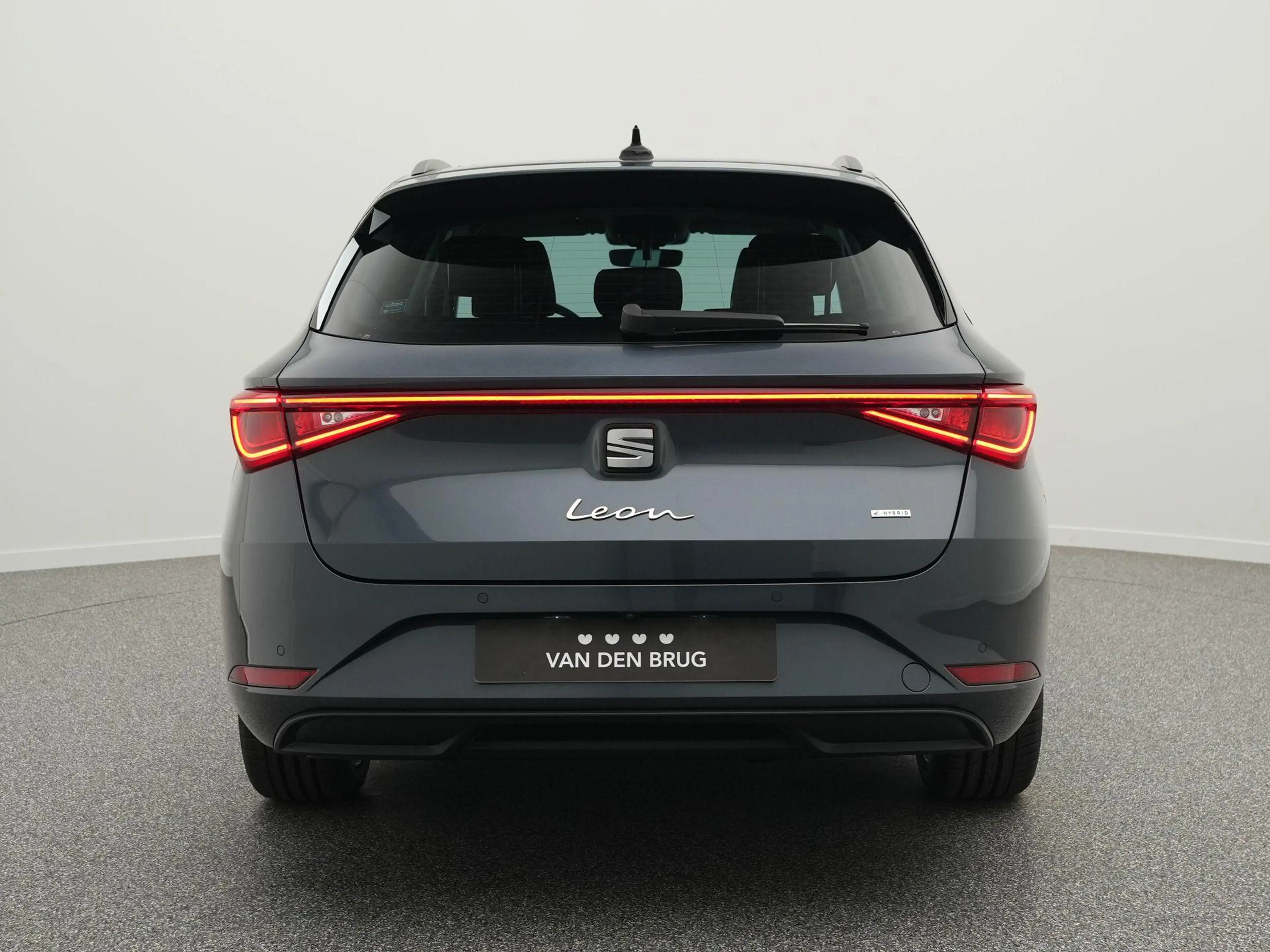 SEAT Leon e-Hybrid Sportstourer 1.5 TSI Style Business Intense 204PK — photo 5