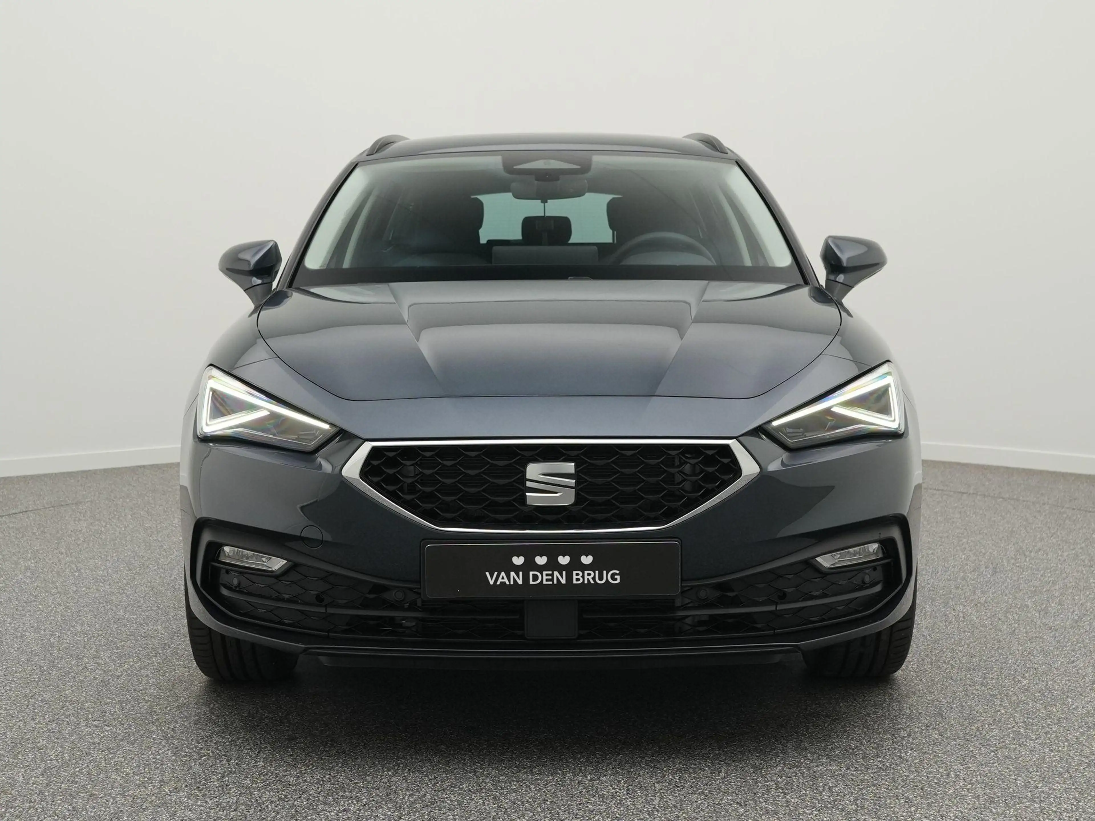 SEAT Leon e-Hybrid Sportstourer 1.5 TSI Style Business Intense 204PK — photo 4