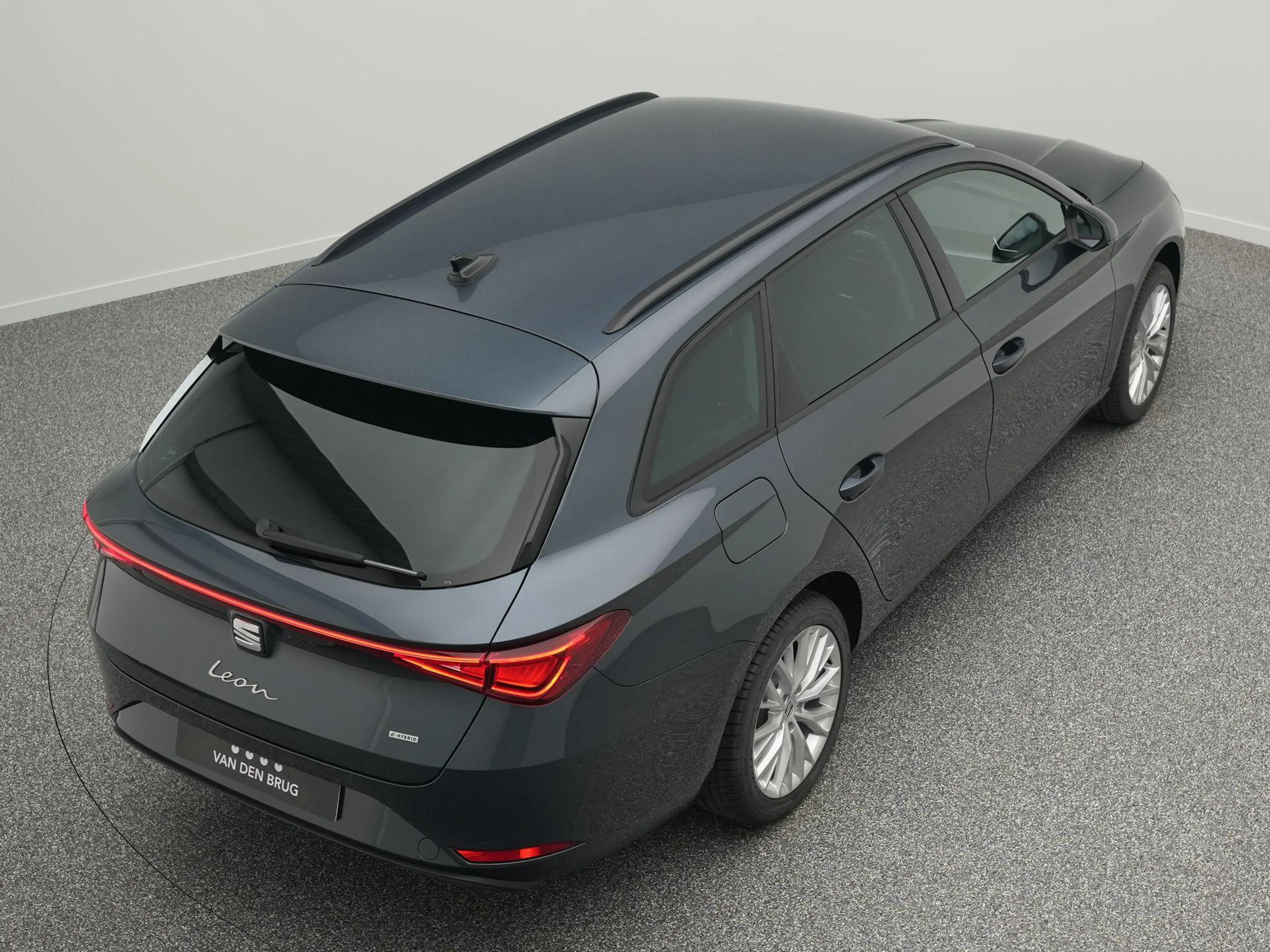 SEAT Leon e-Hybrid Sportstourer 1.5 TSI Style Business Intense 204PK — photo 13