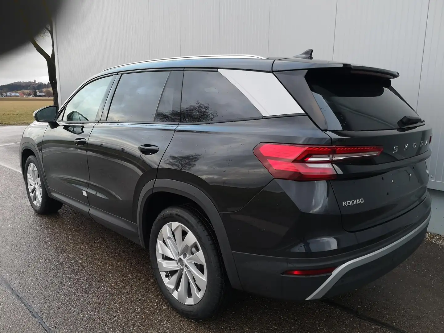 Skoda Kodiaq 2.0 TDI 142 kW 4x4 Selection 7 Sitzer AHK Navi ... Schwarz - 2