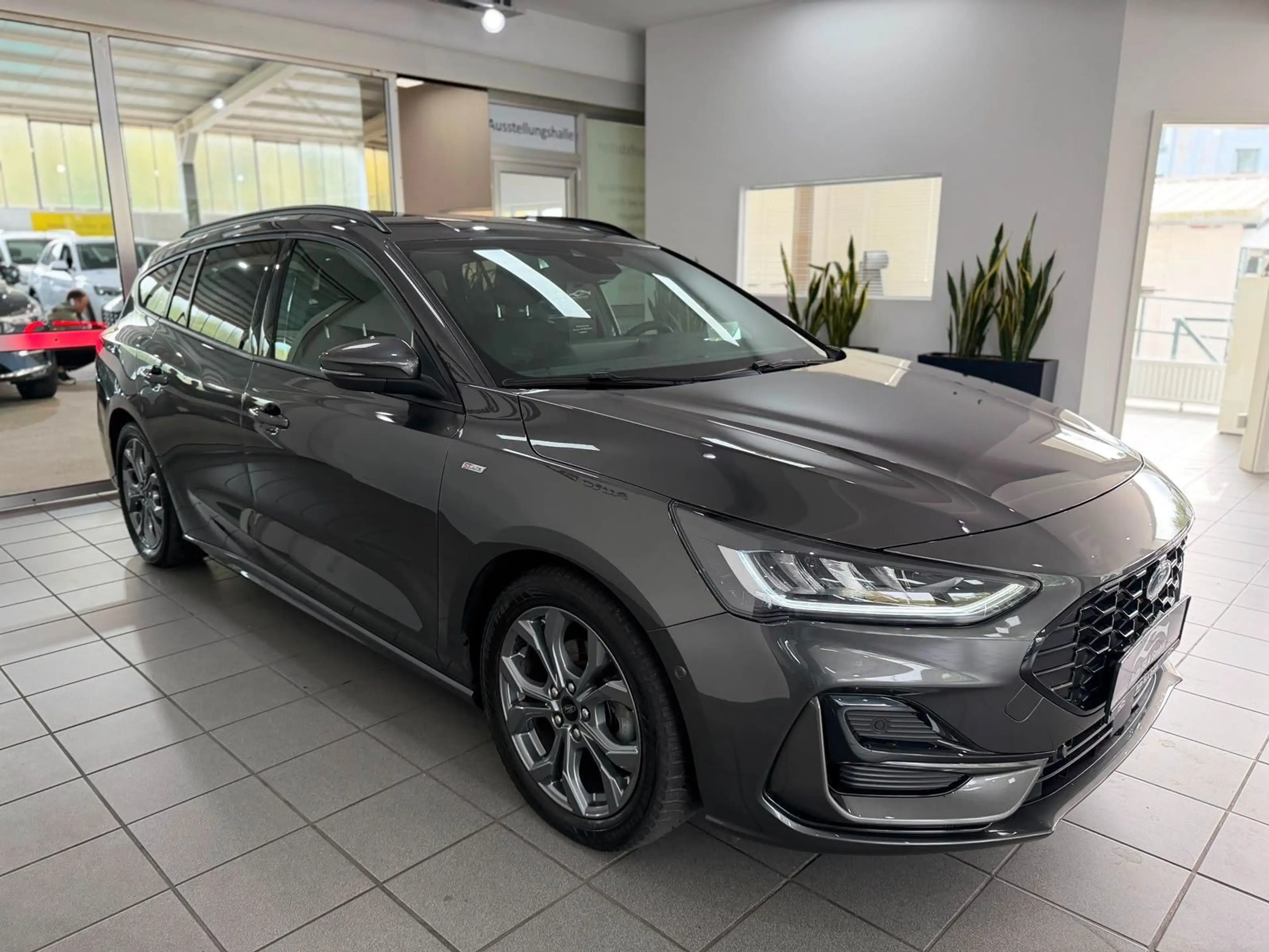 Ford Focus Turnier ST-Line X 1.Hand|AHK|Kamera|Navi — photo 7