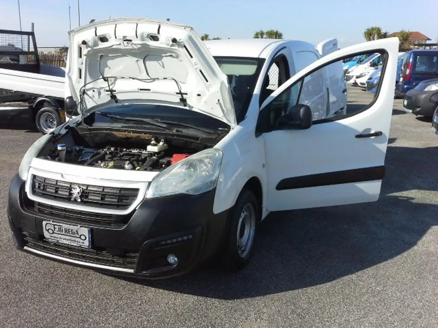 Peugeot Partner 1.6 HDI 100CV FURGONE CORTO 3 POSTI VAN N1 Weiß - 1