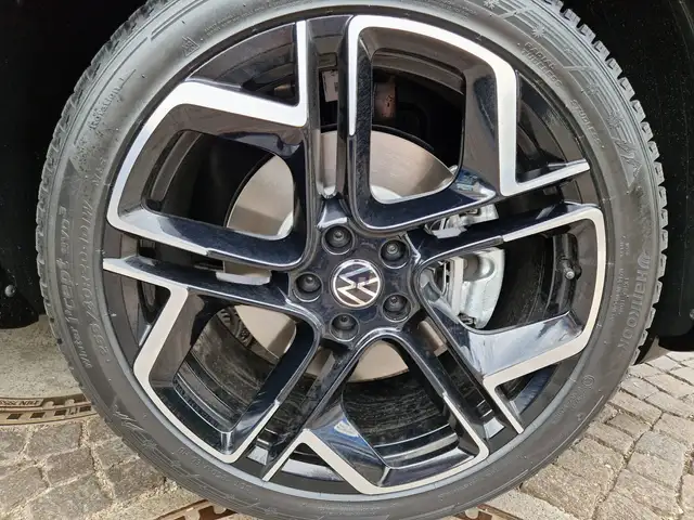 Volkswagen Tiguan view 7