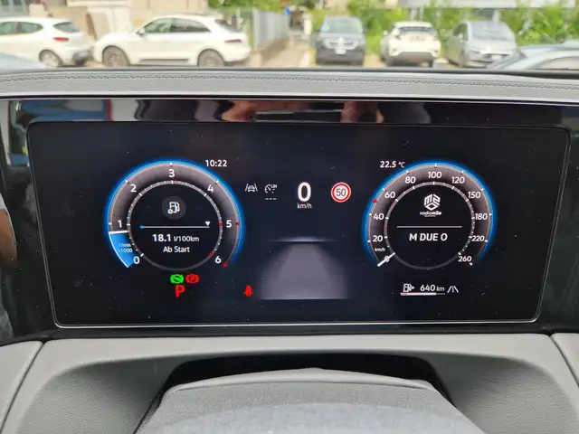 Volkswagen Tiguan view 13