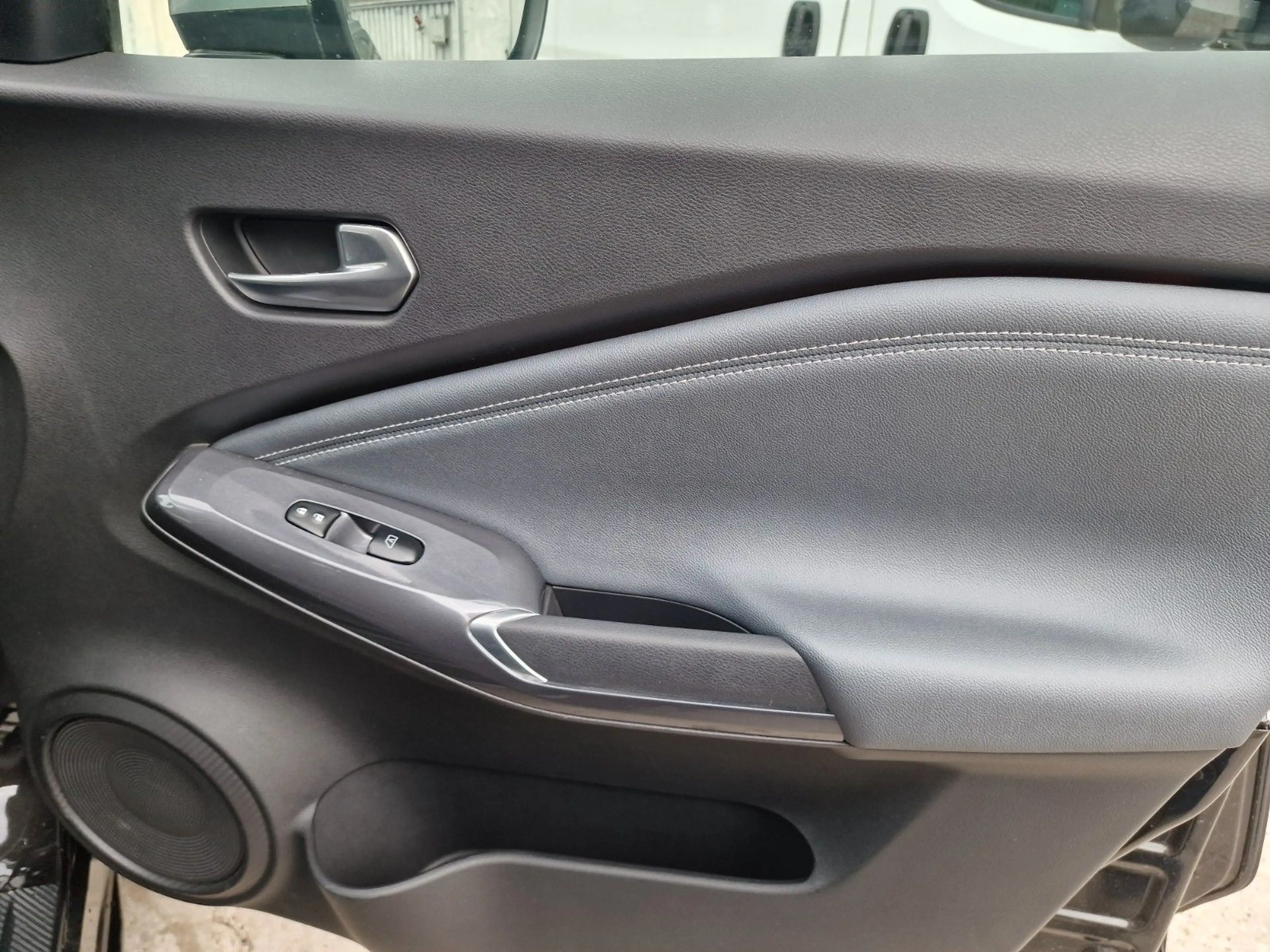 Nissan Juke — photo 11