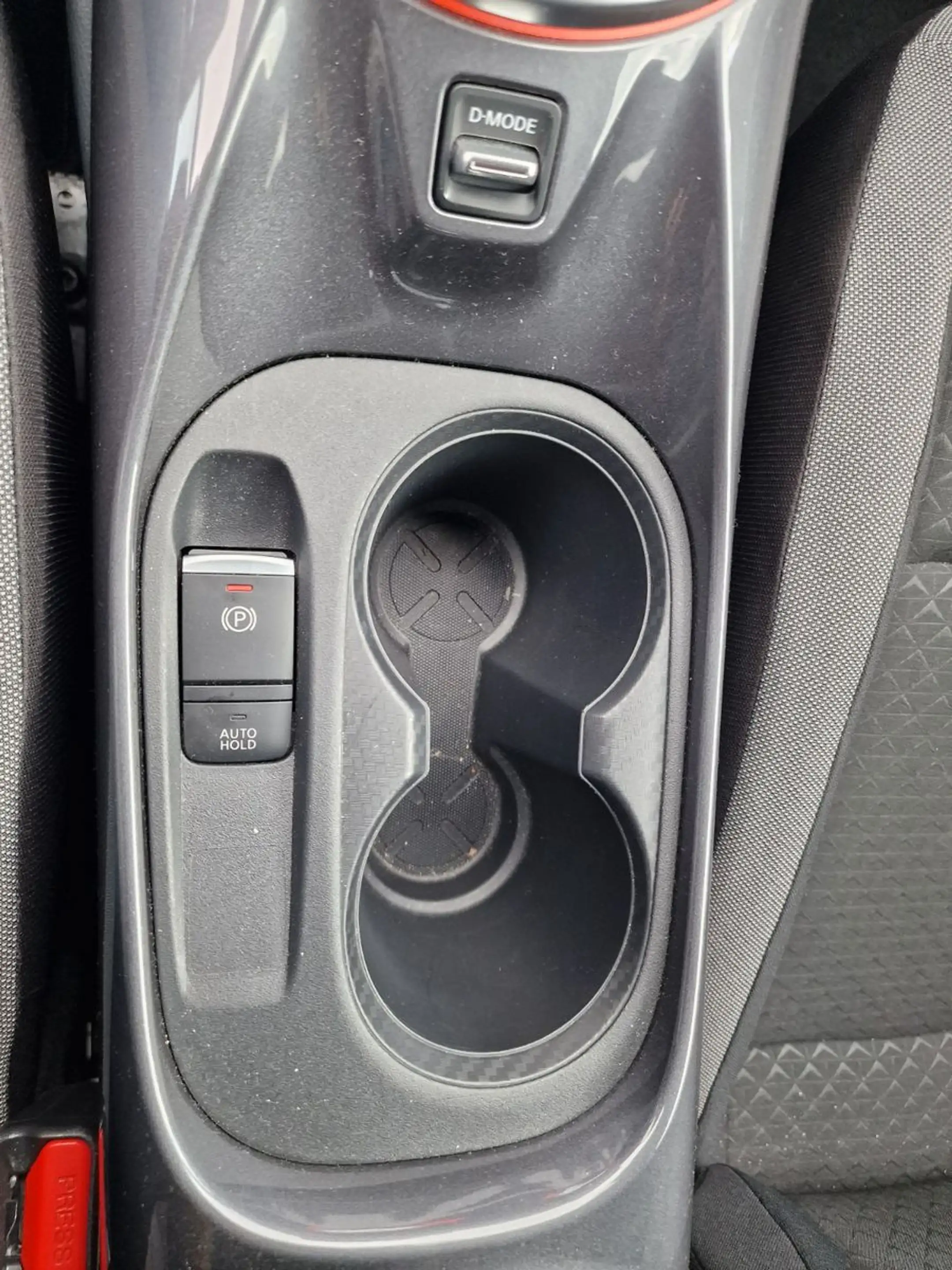 Nissan Juke — photo 7