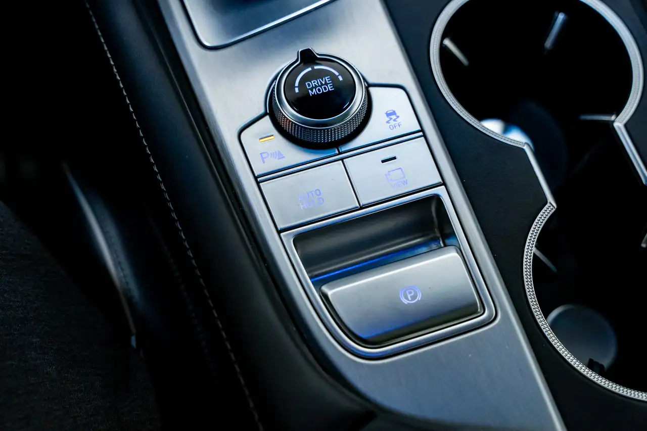 Genesis G70 photo Genesis G70