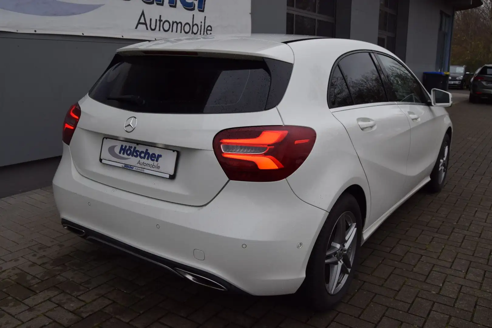 Mercedes-Benz A 200 Urban,!AUTOM!Navi,Xenon,Leder,Parks,V&H,,, Blanc - 2