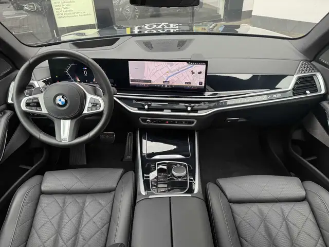 BMW X5 view 3