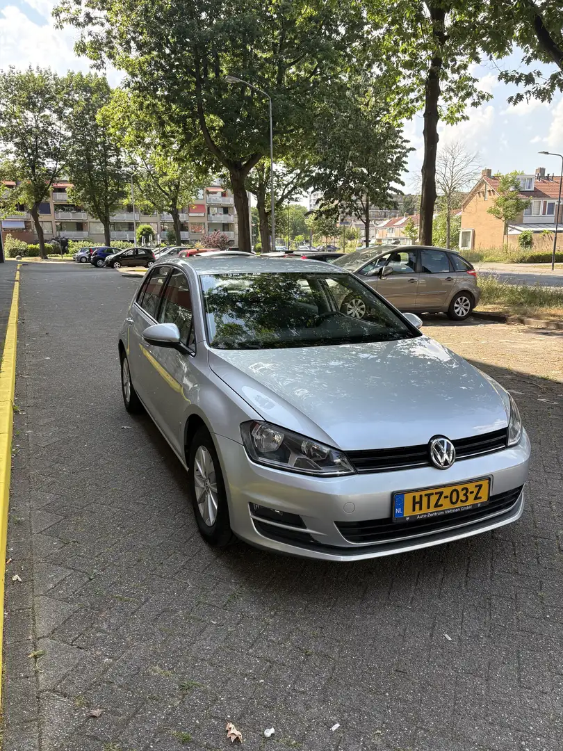 Volkswagen Golf 1.2 TSI Easyline Grijs - 1