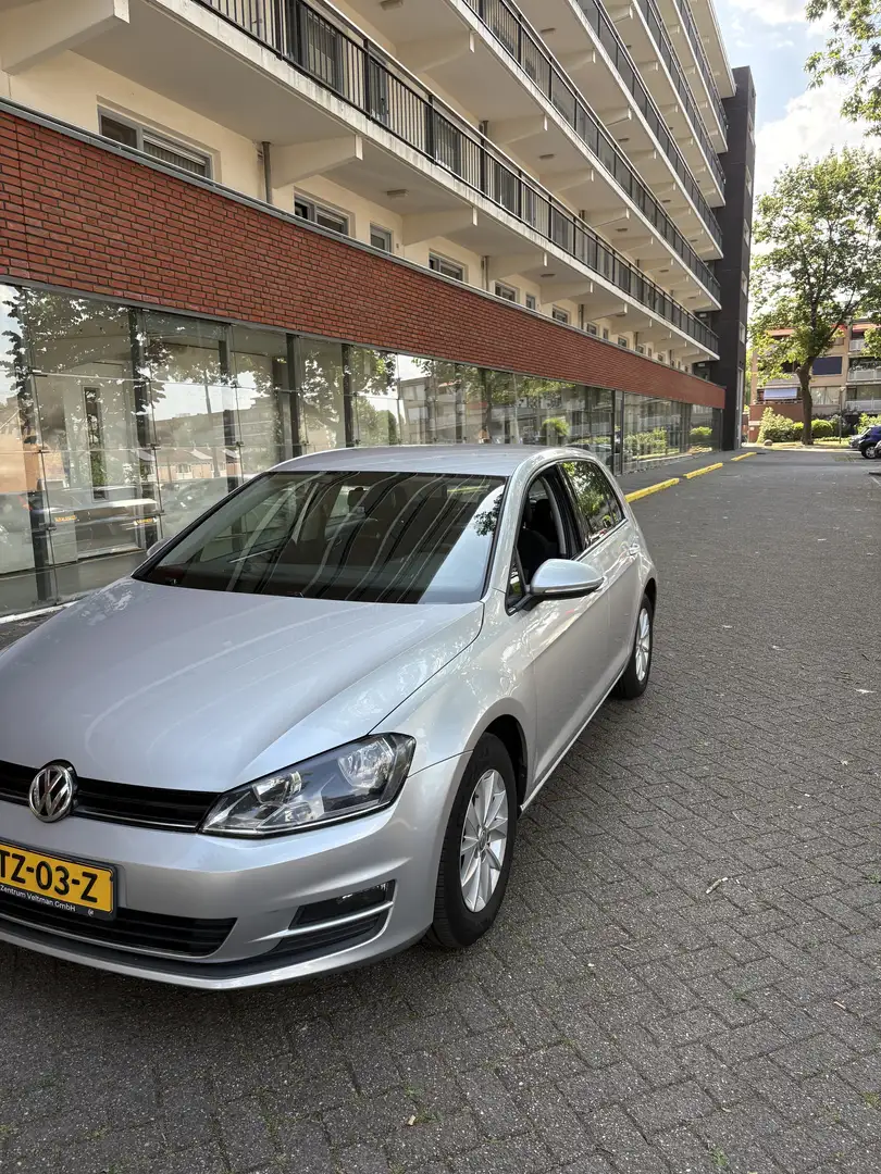 Volkswagen Golf 1.2 TSI Easyline Grijs - 2
