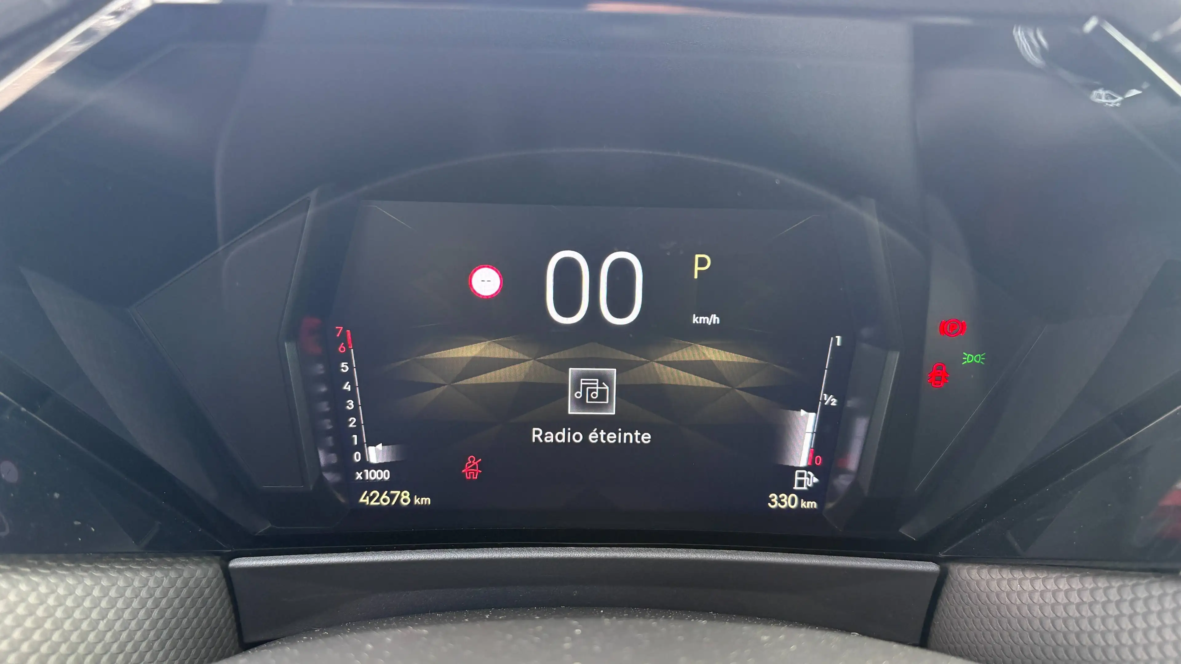 DS Automobiles DS 4 DS 4 1.2 PureTech Cross Trocadero — photo 12
