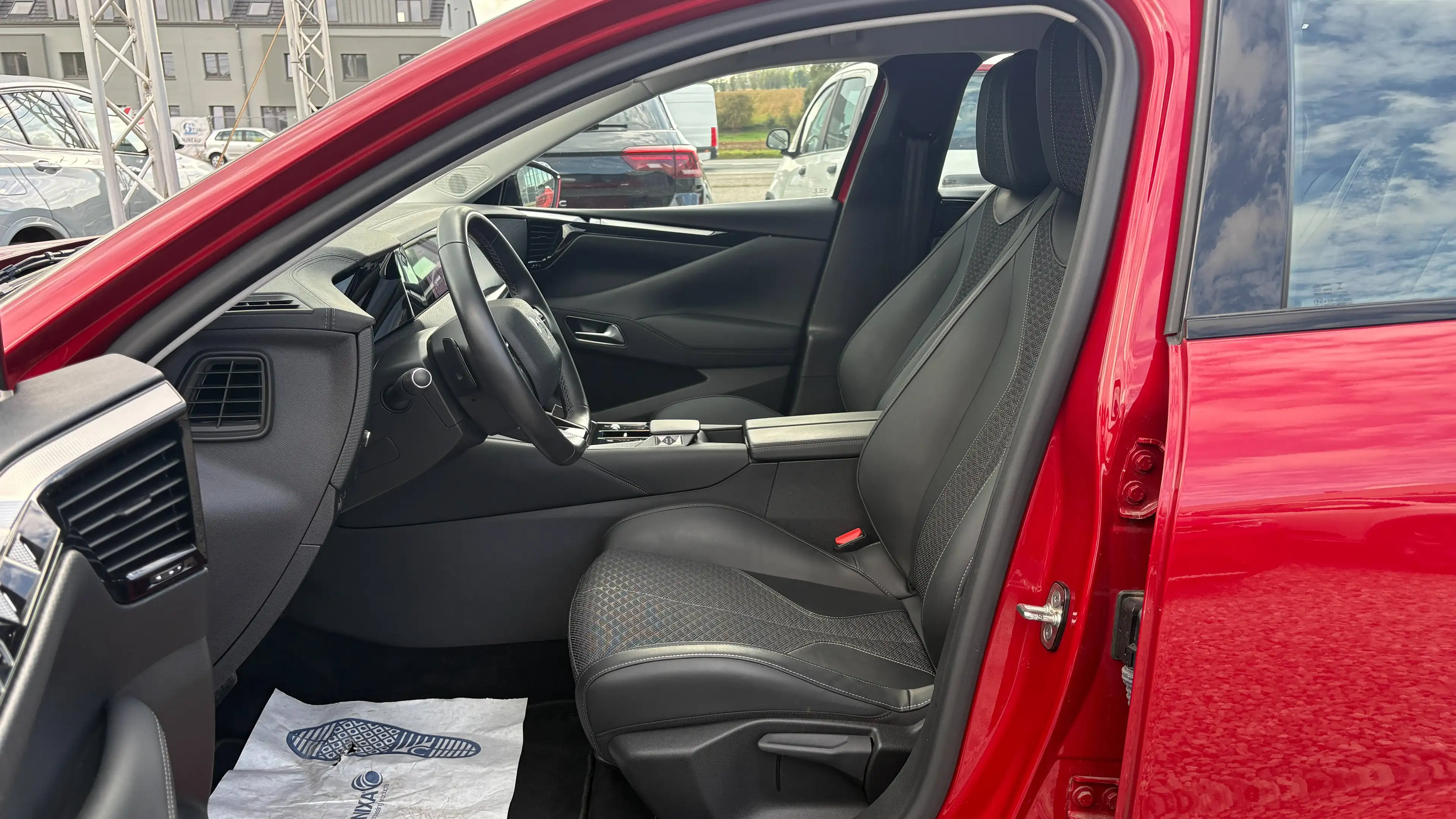DS Automobiles DS 4 DS 4 1.2 PureTech Cross Trocadero — photo 8