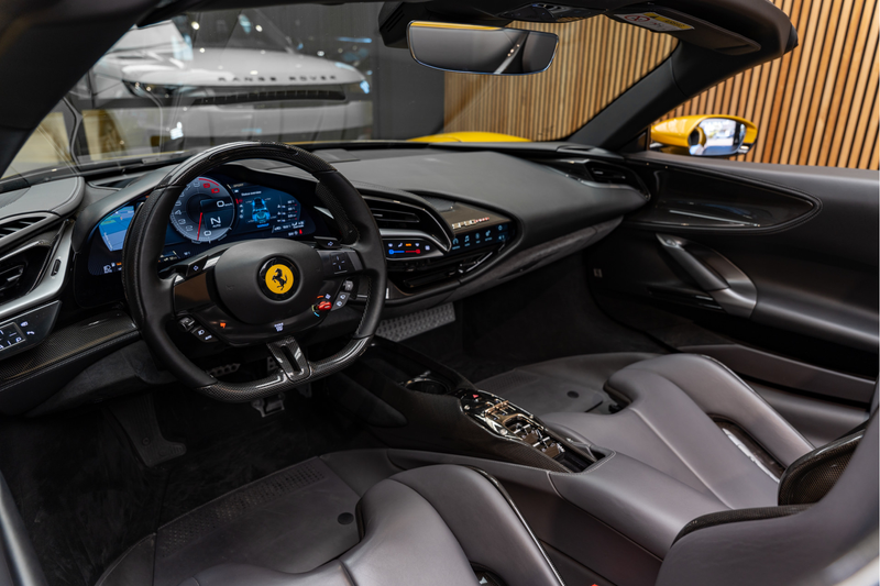 Ferrari SF90 Spider Full Carbon 4.0 V8 Carbon Seats — photo 6